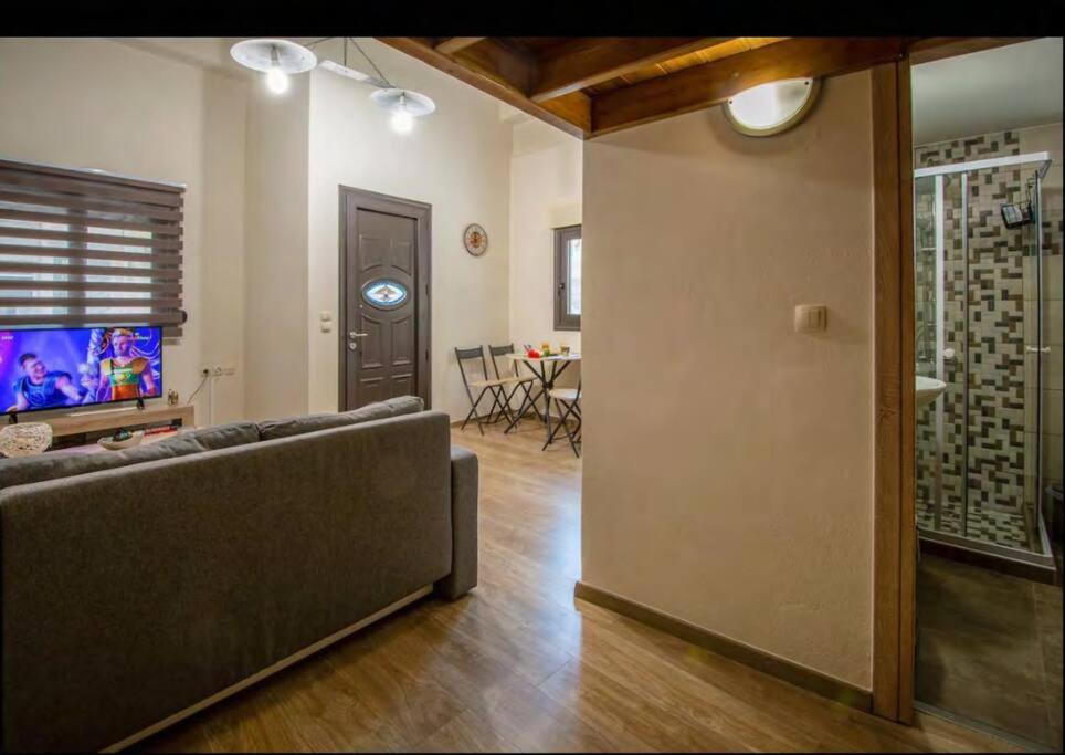 Perfect Location City Apt-900m from Beach-Old Port photo 2