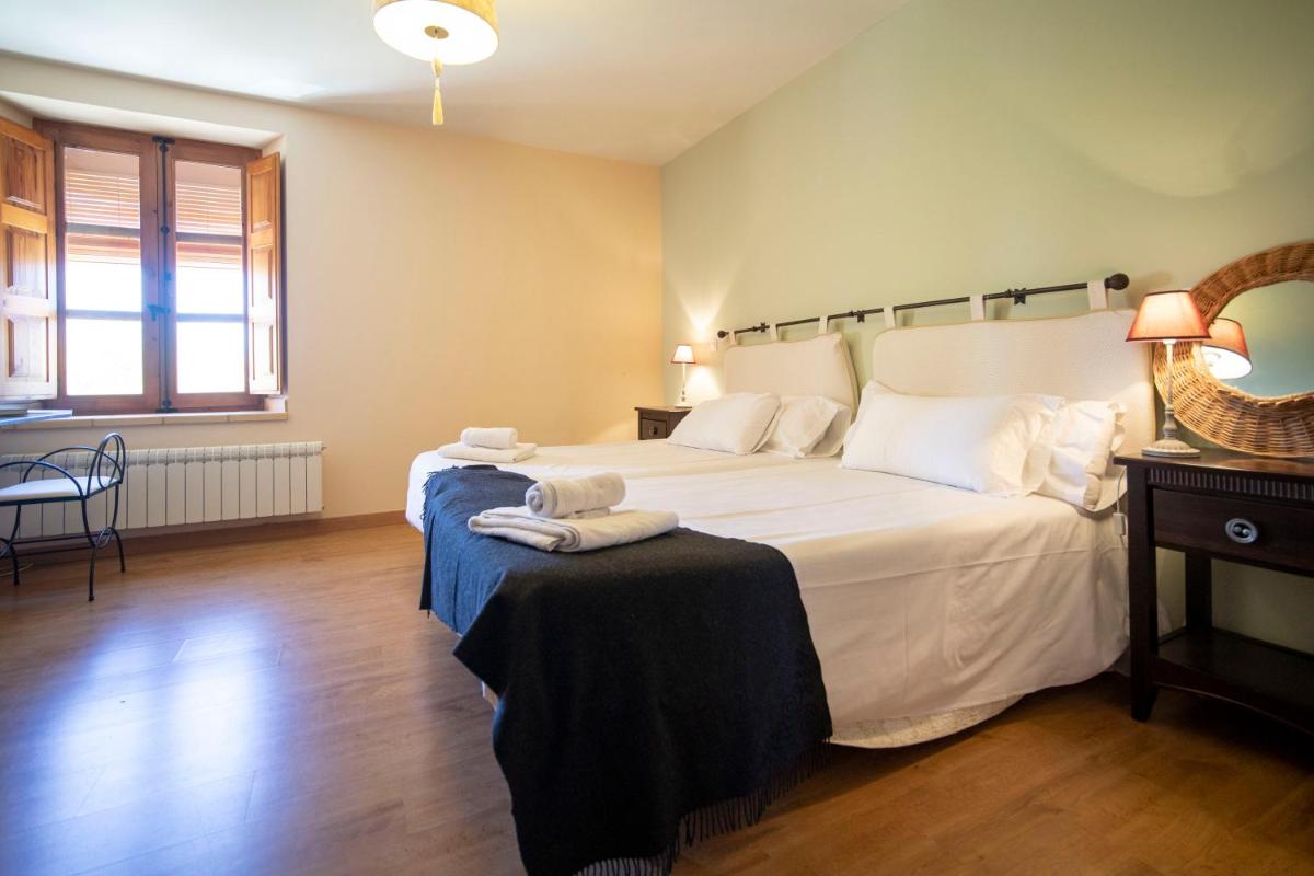 Apartamentos Ribera del Duero Las Escuelas view 5