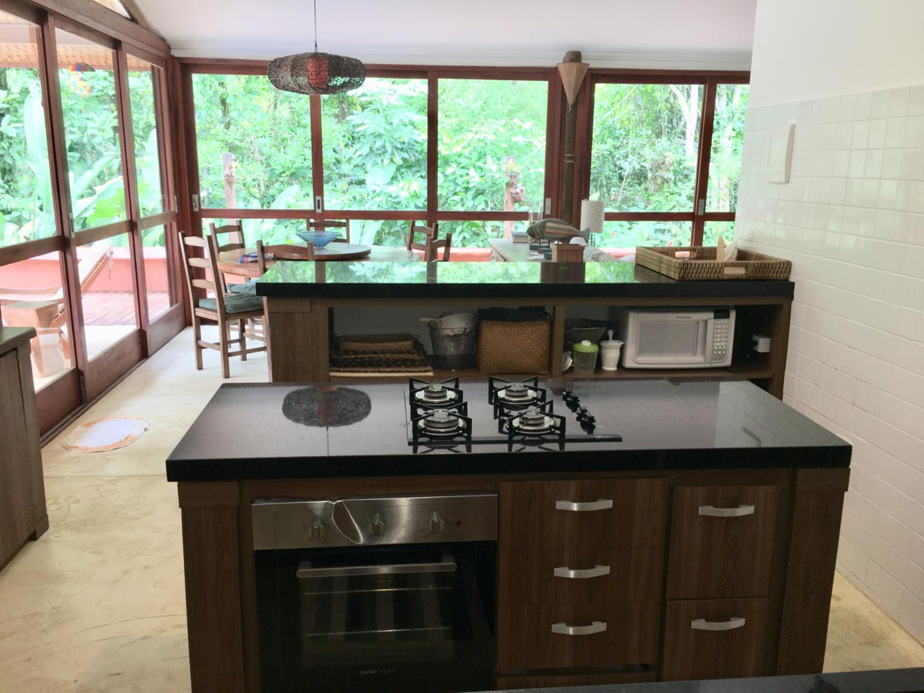 Casa com piscina a poucos minutos da praia