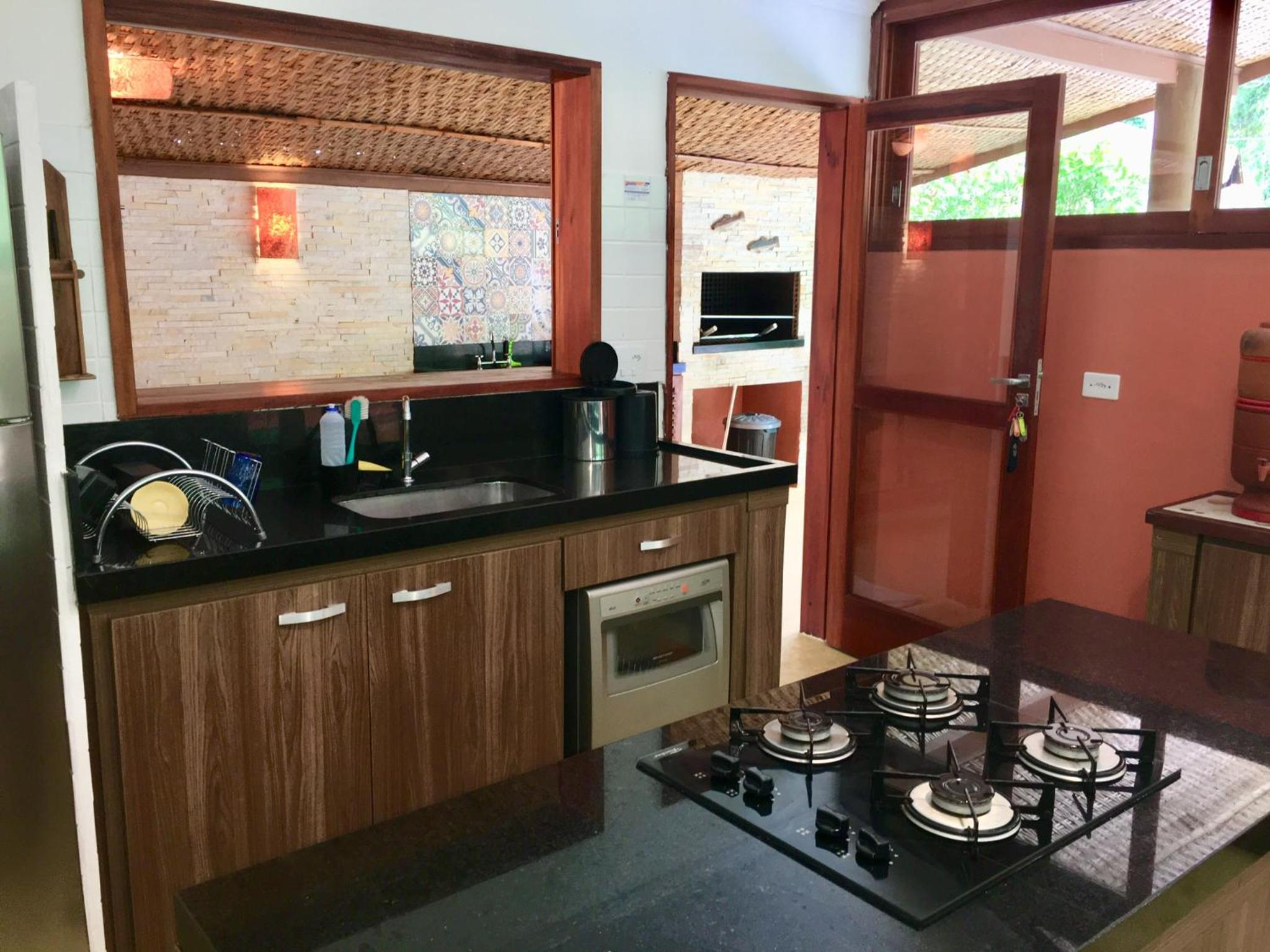 Casa com piscina a poucos minutos da praia
