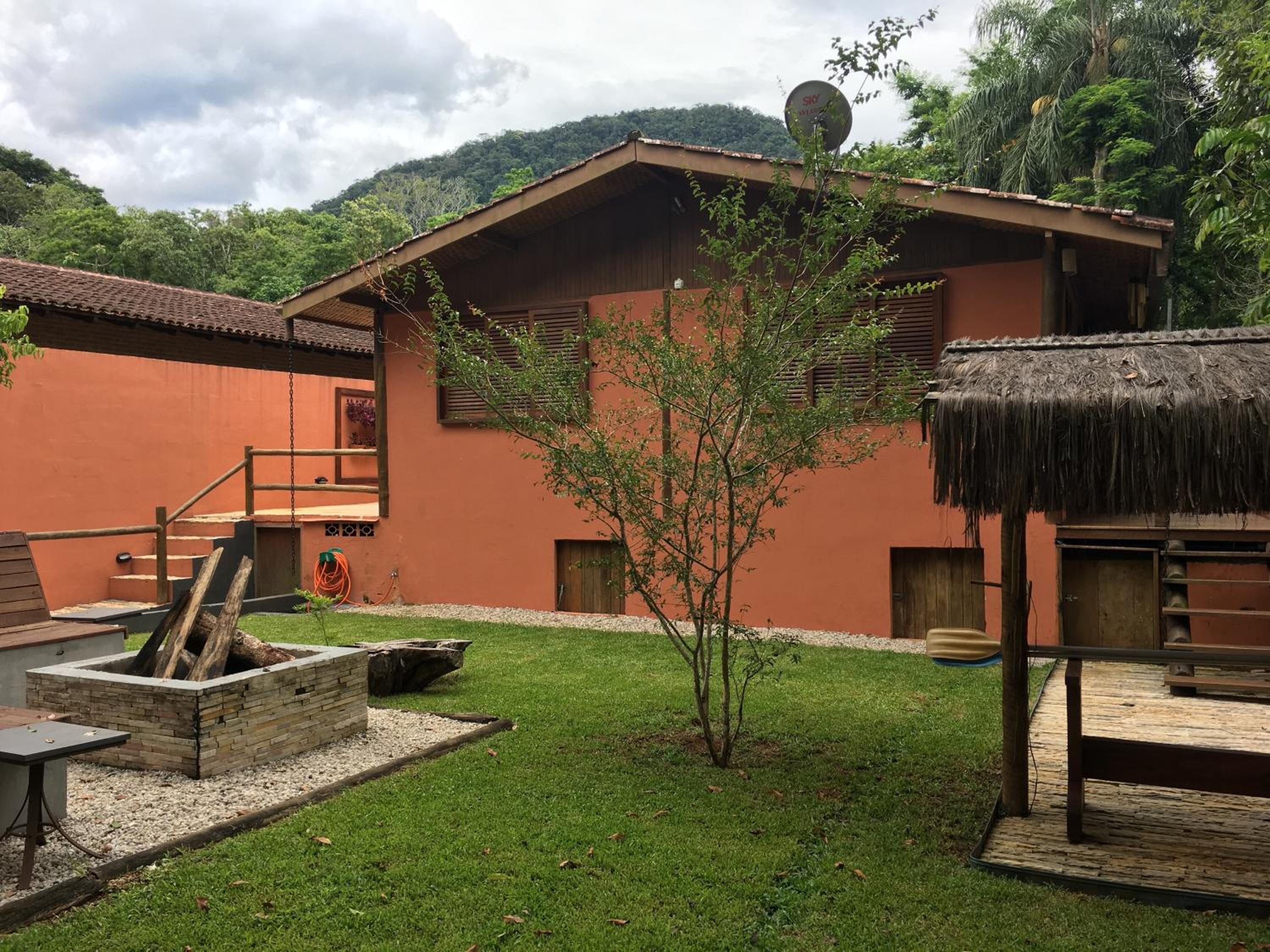 Casa com piscina a poucos minutos da praia