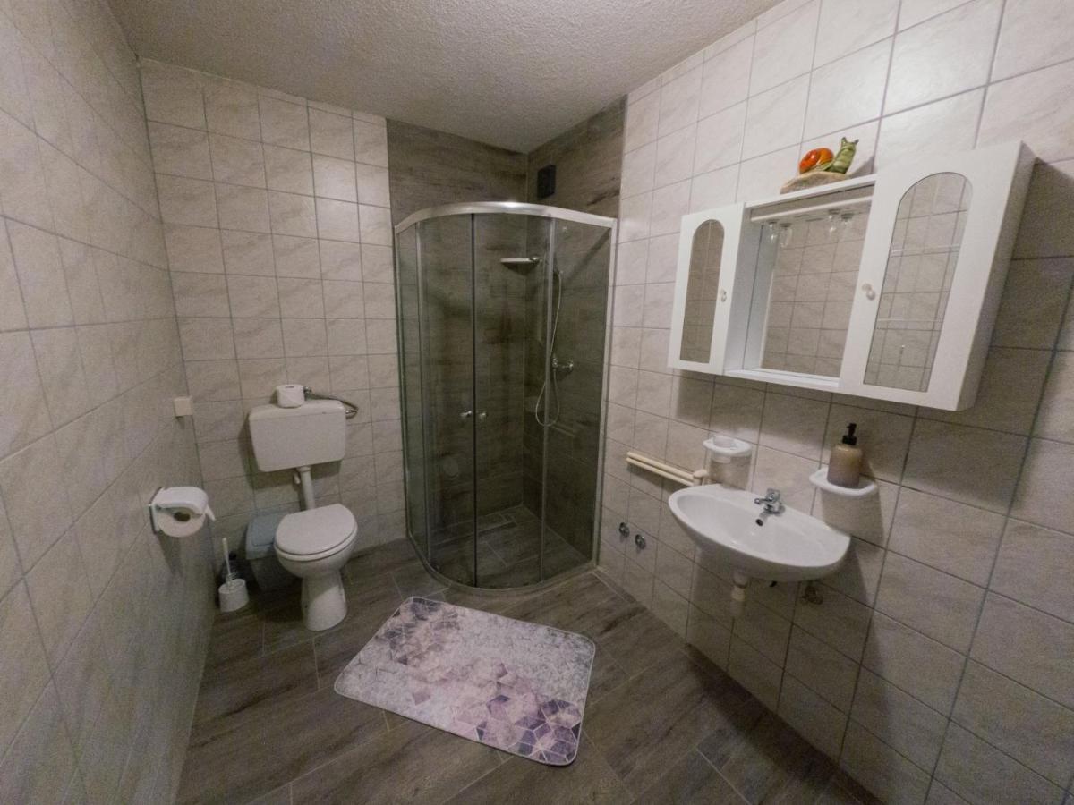 Photo 47