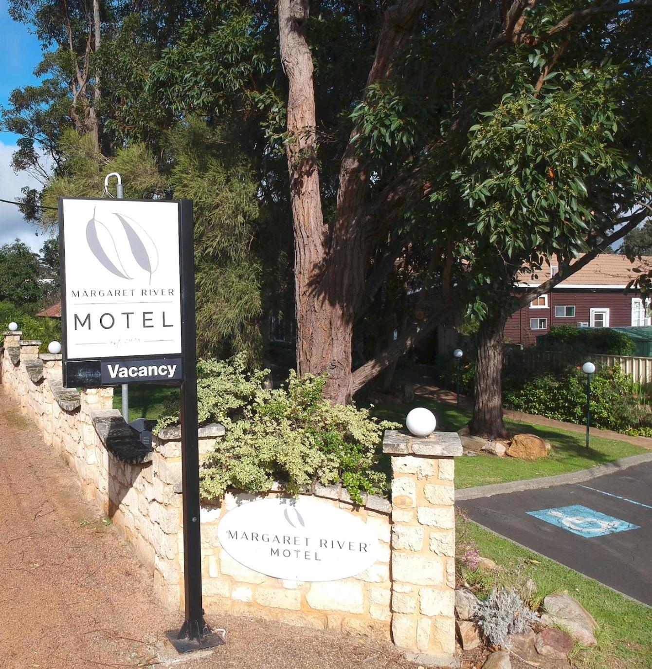 Hotel Margaret River Motel - Image 1