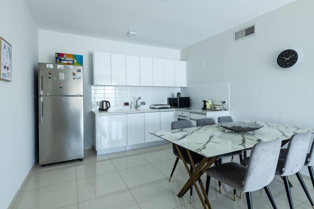 Pool side luxury suite at Royal Park-New Listing view 3