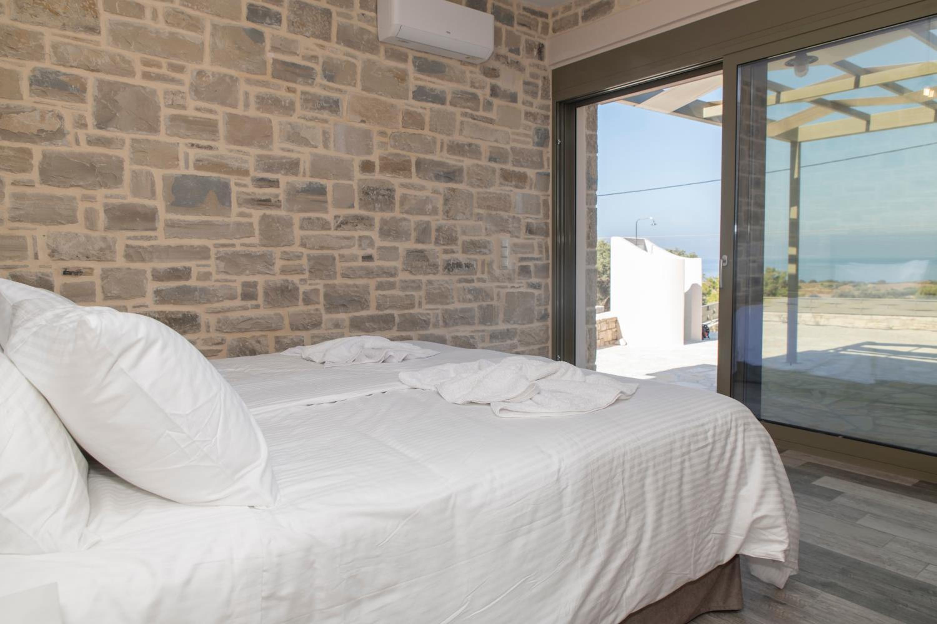 AEONIOS LUXURY VILLA view 5
