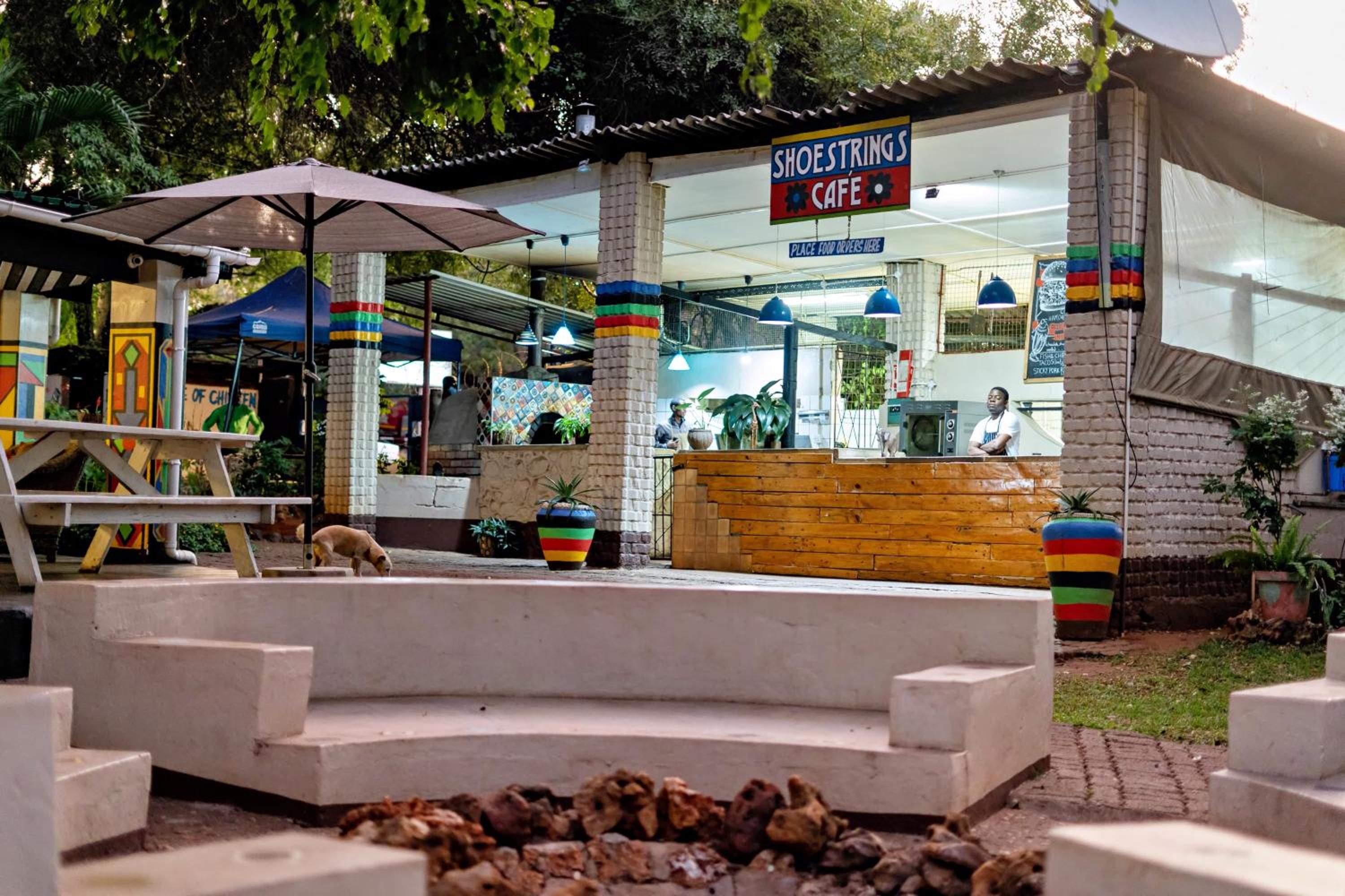 Foto 47 de 52 de Shoestrings Backpackers Lodge Vic Falls
