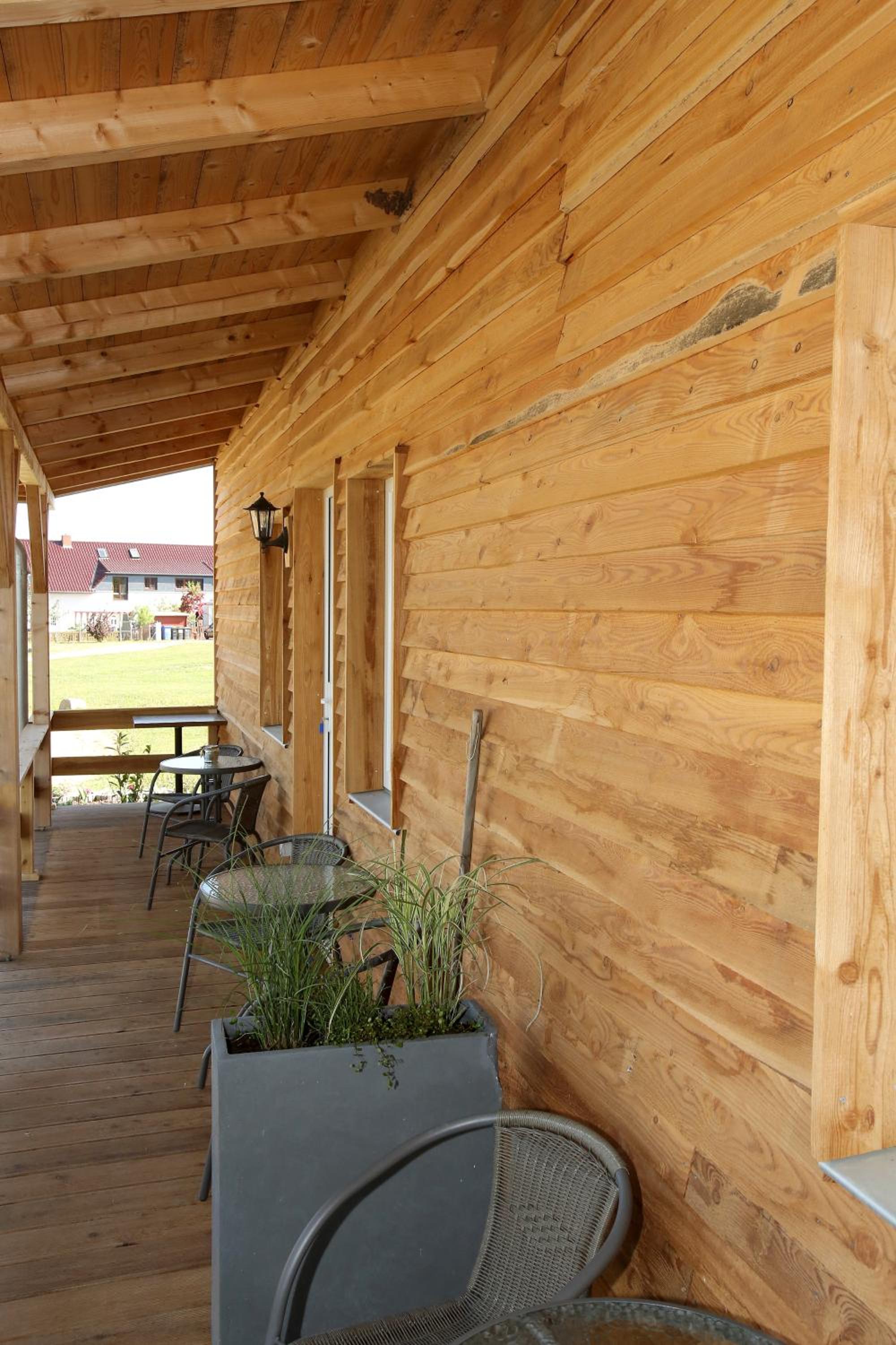 Peenehof Köppen - Ferienwohnungen & Schlaffässer