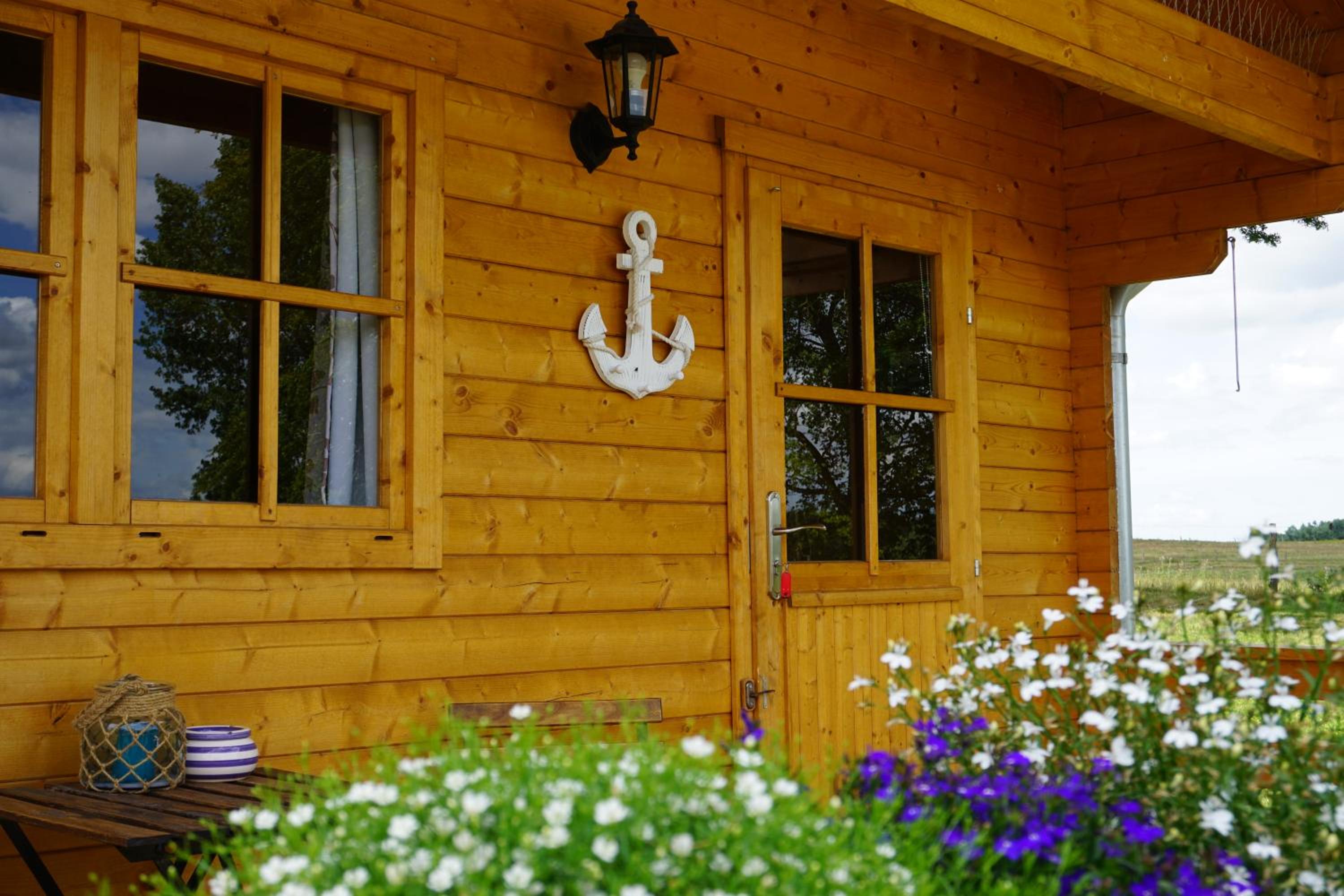 Peenehof Köppen - Ferienwohnungen & Schlaffässer