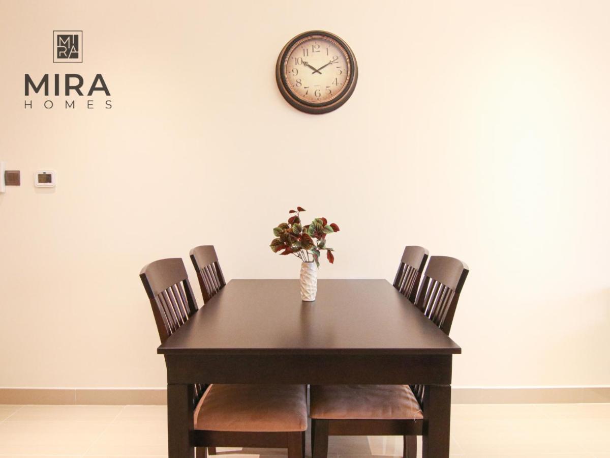 Mira Holiday Homes - Luxury 1 bedroom with Burj Khalifa View