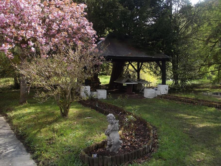 PROPRIETE BORDEE D'ETANGS, PROPICE A LA DETENTE