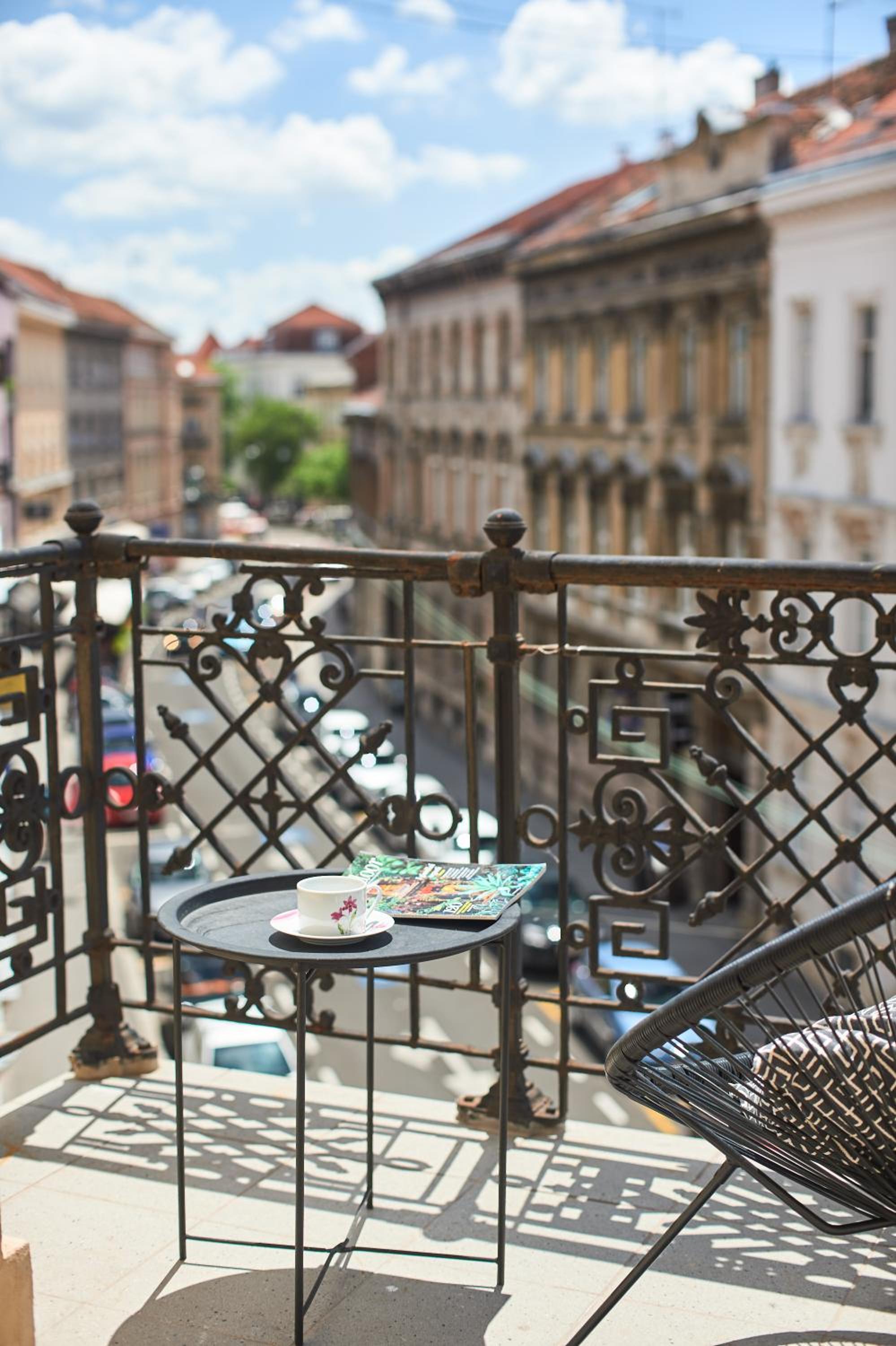 Berry Berry Studios by Flat White en Zagreb — balance & terrace