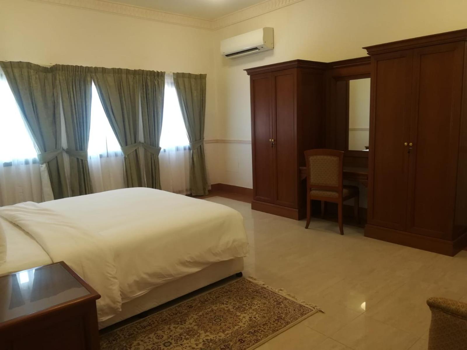 Al Shatti Villas view 2