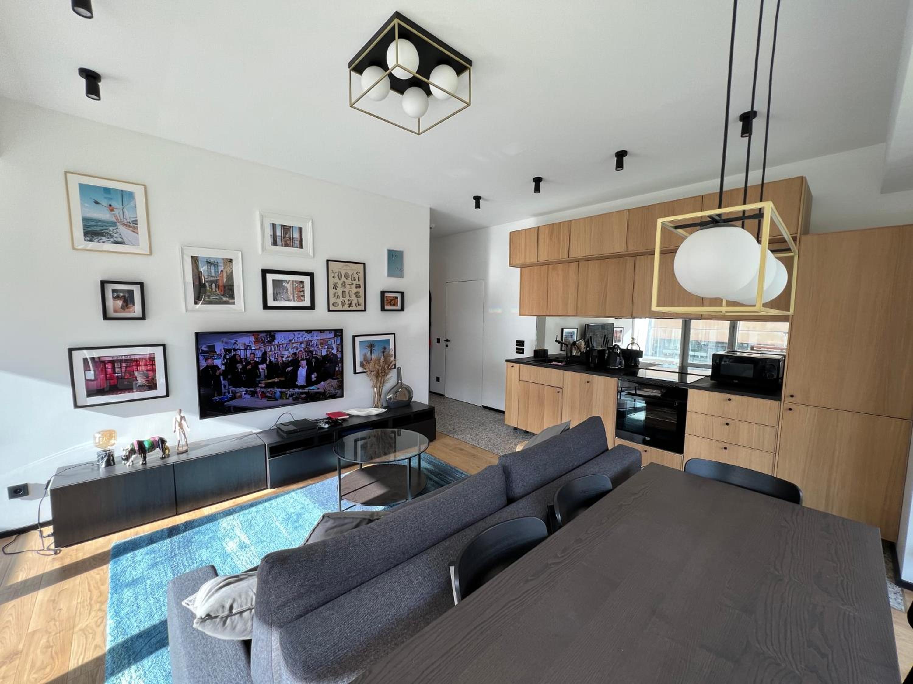 New Exclusive 2BD apartment by the sea view 4