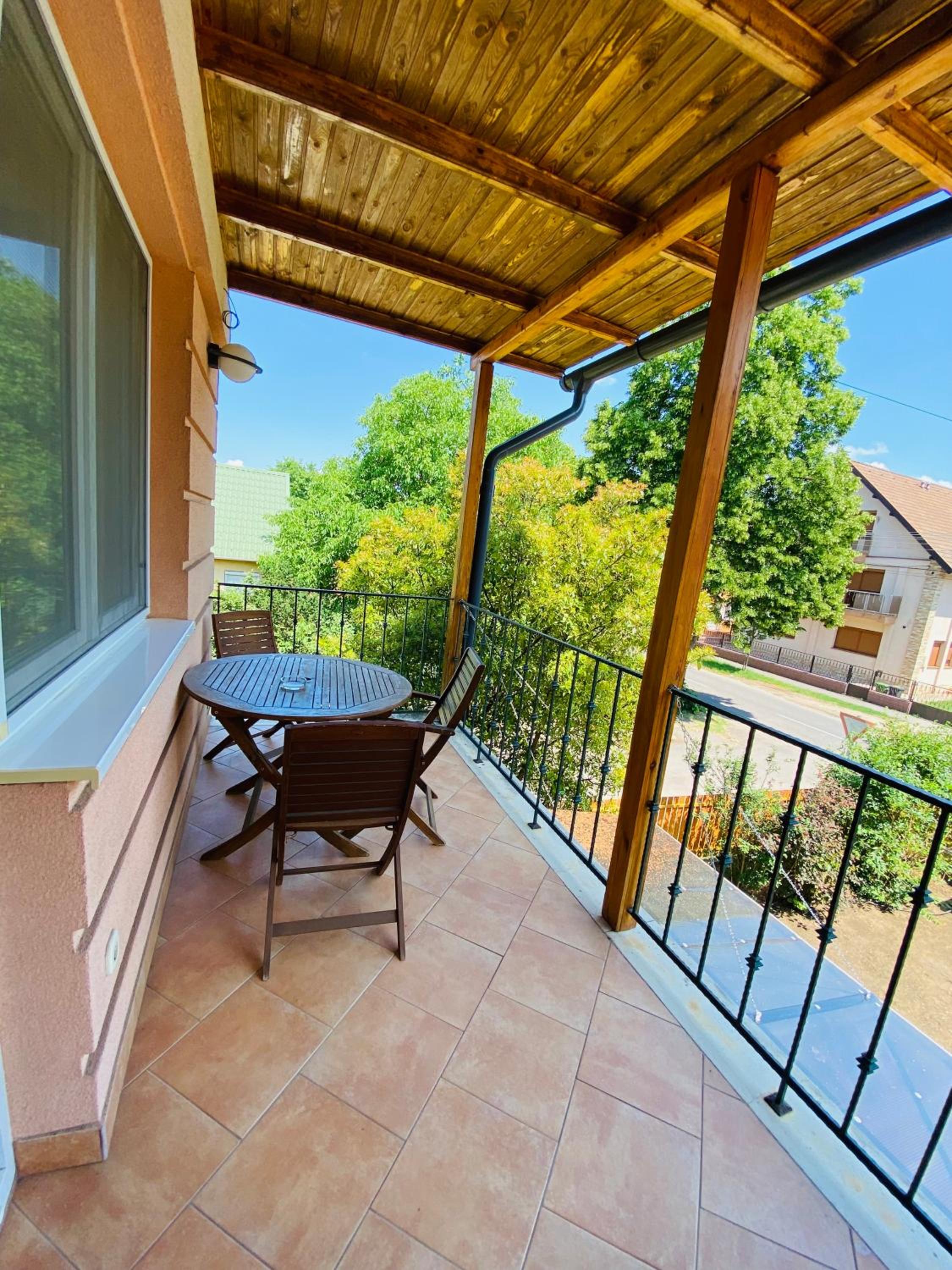 Gabi Lux Apartman view 4