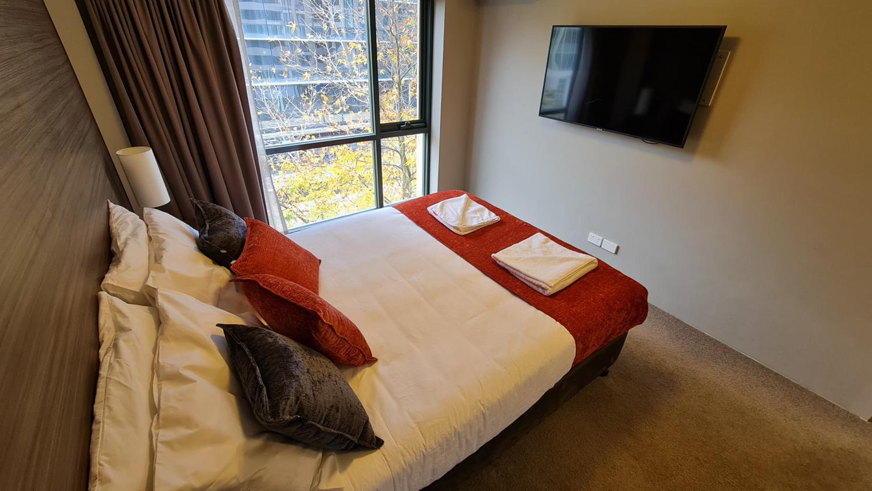 2BR 2Bath L4 Executive Apartment, in City Centre view 5