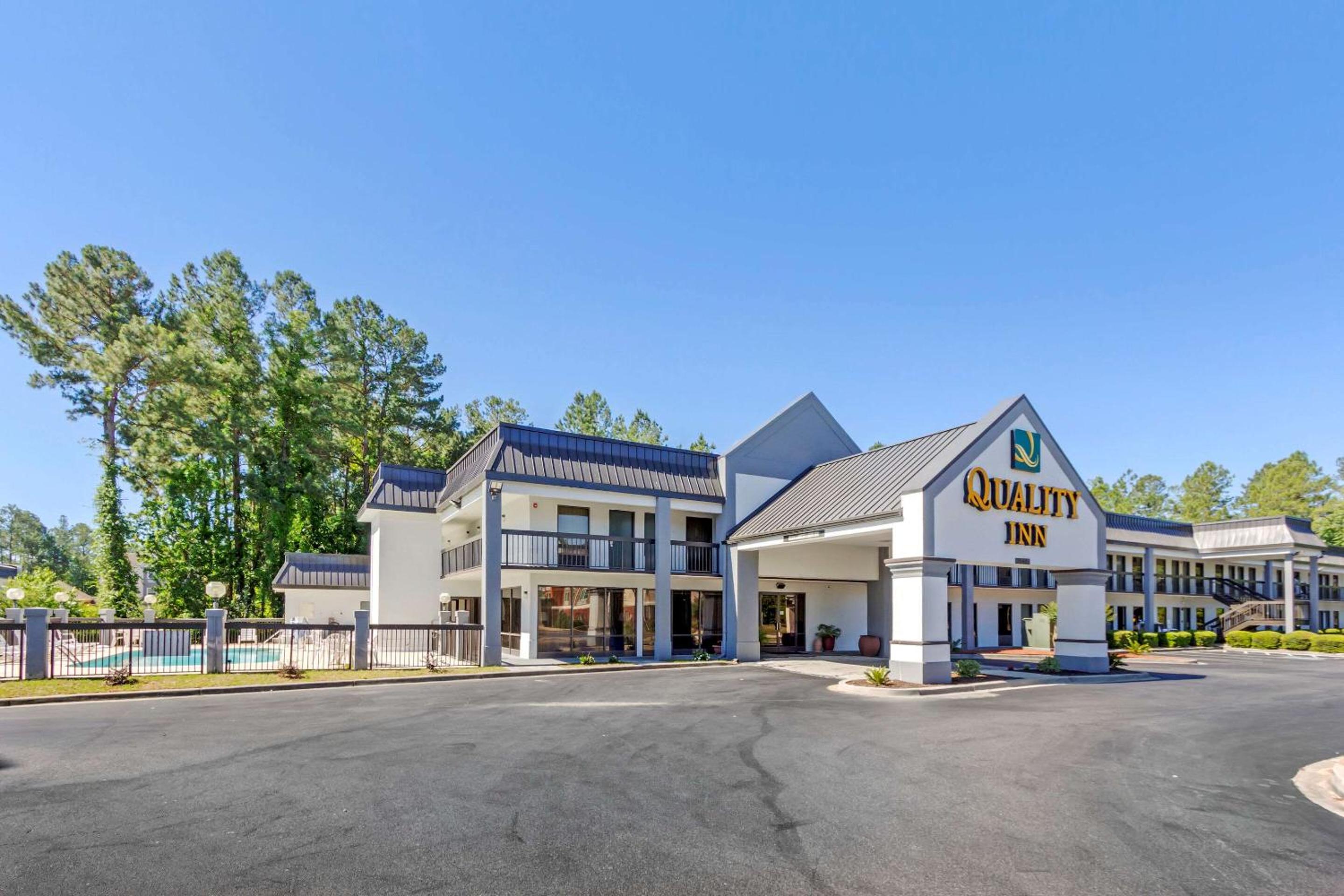 Quality Inn Walterboro I-95 view 4