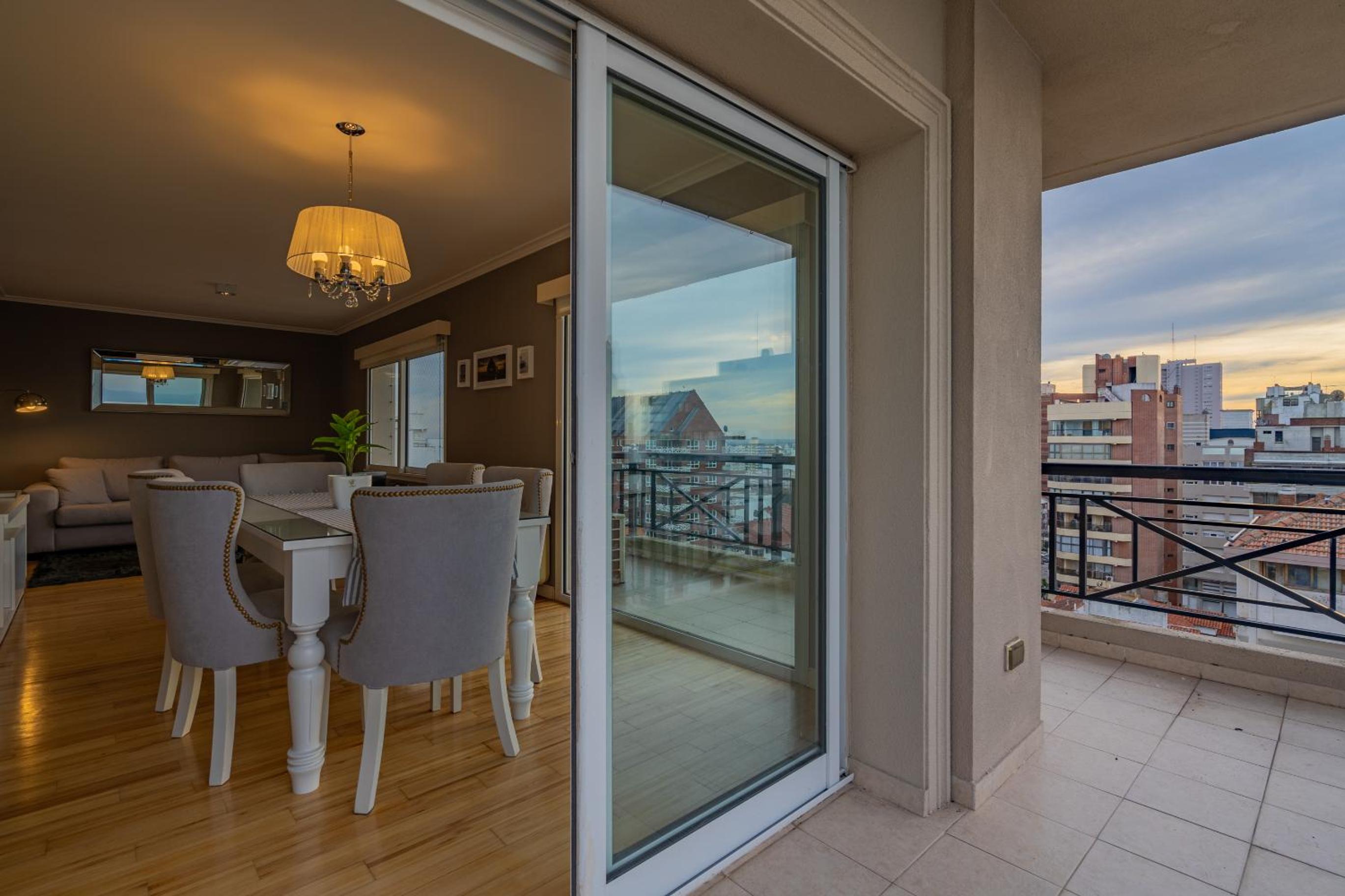 Departamento Varese Güemes Alta Gama Luxury 4/5 Pax Vista Mar