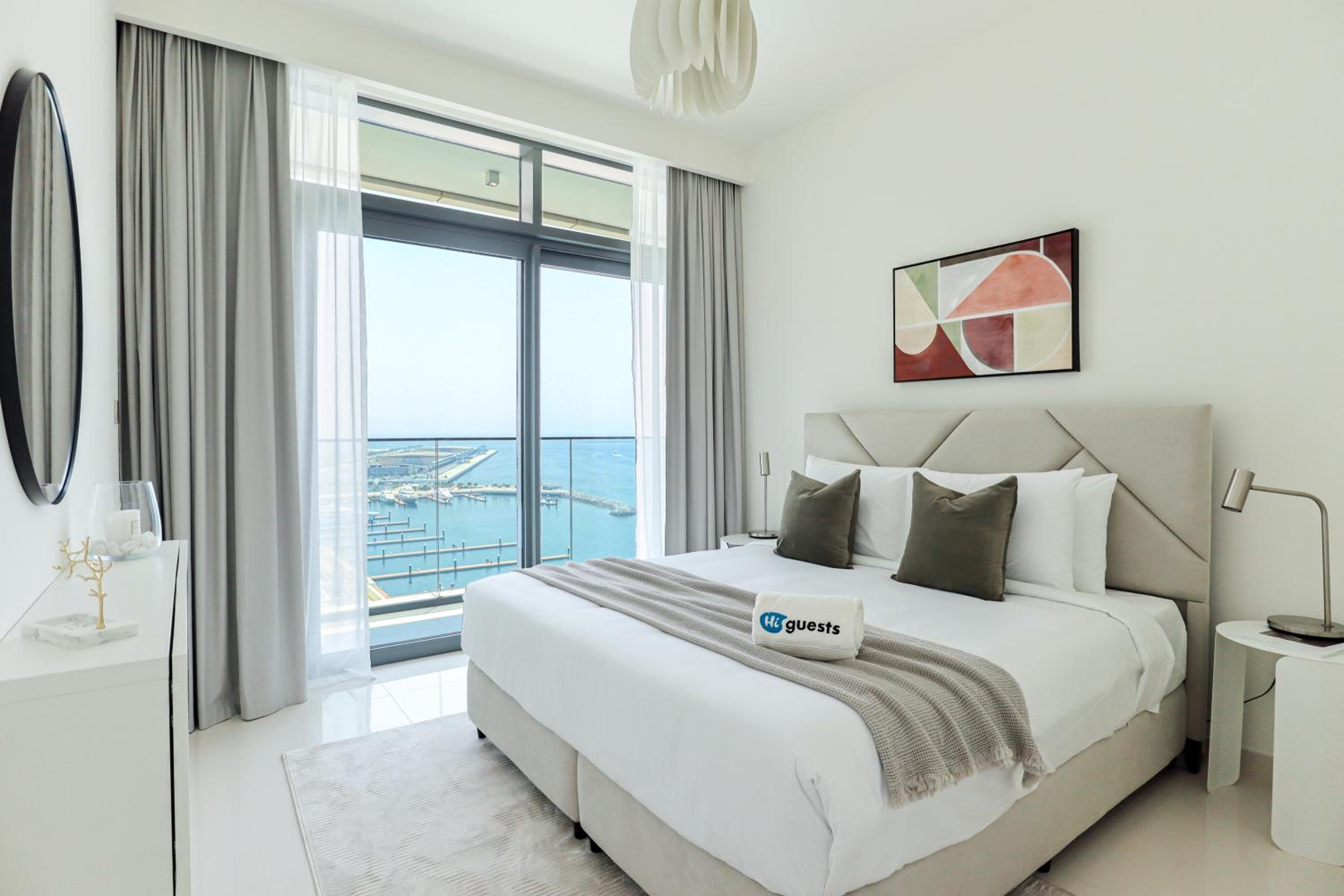 HiGuests - Superlative apt with private beach access