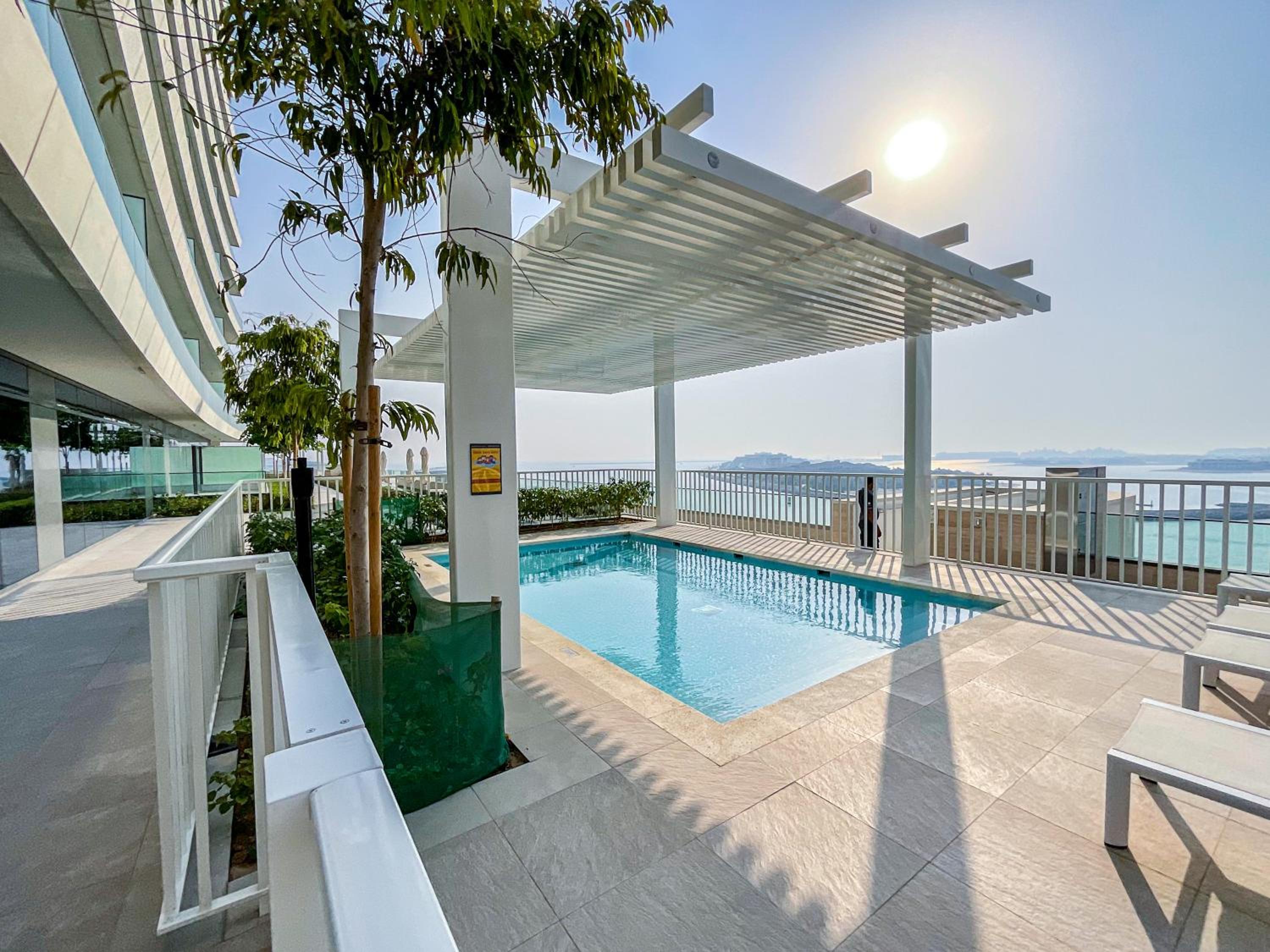 HiGuests - Superlative apt with private beach access