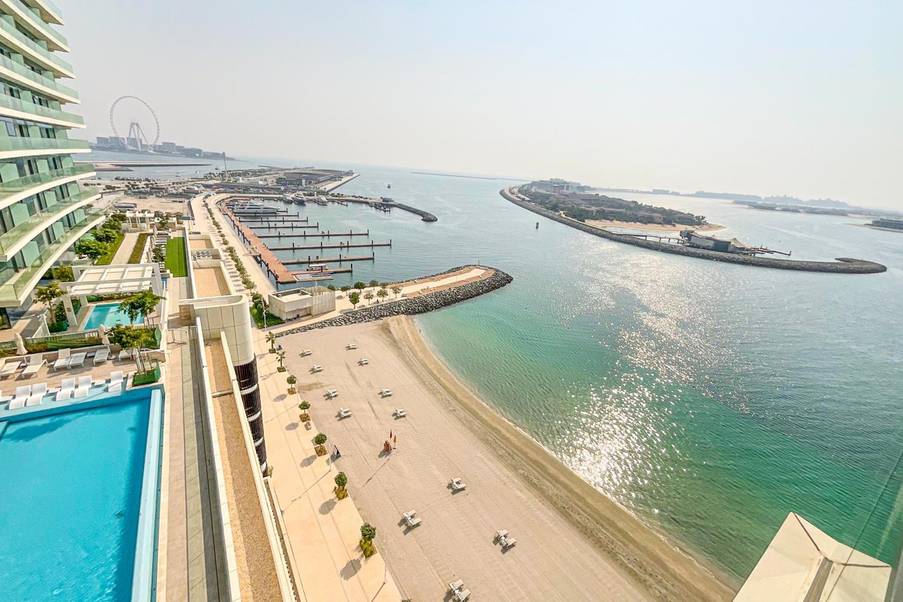 HiGuests - Superlative apt with private beach access