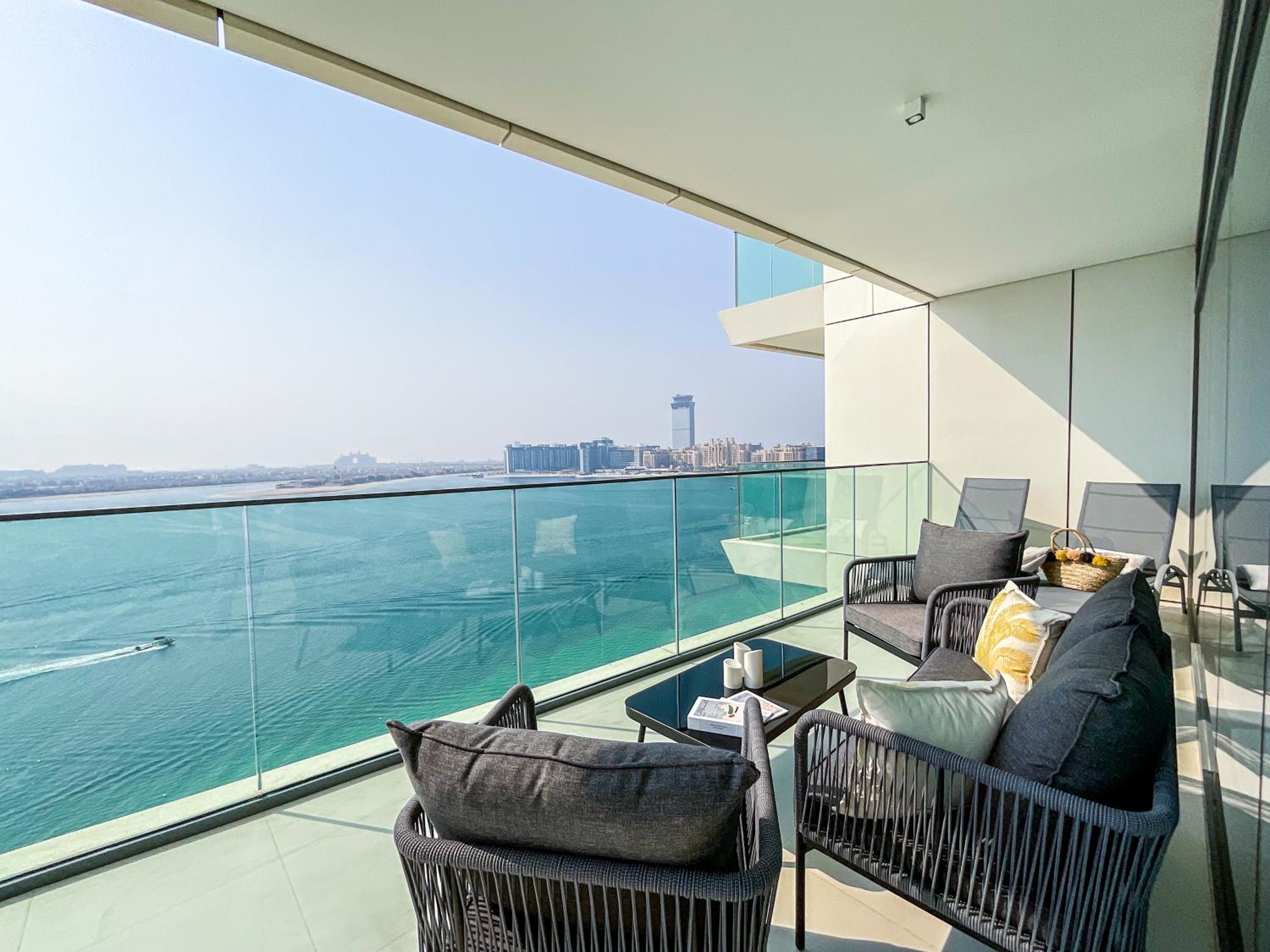 HiGuests - Superlative apt with private beach access