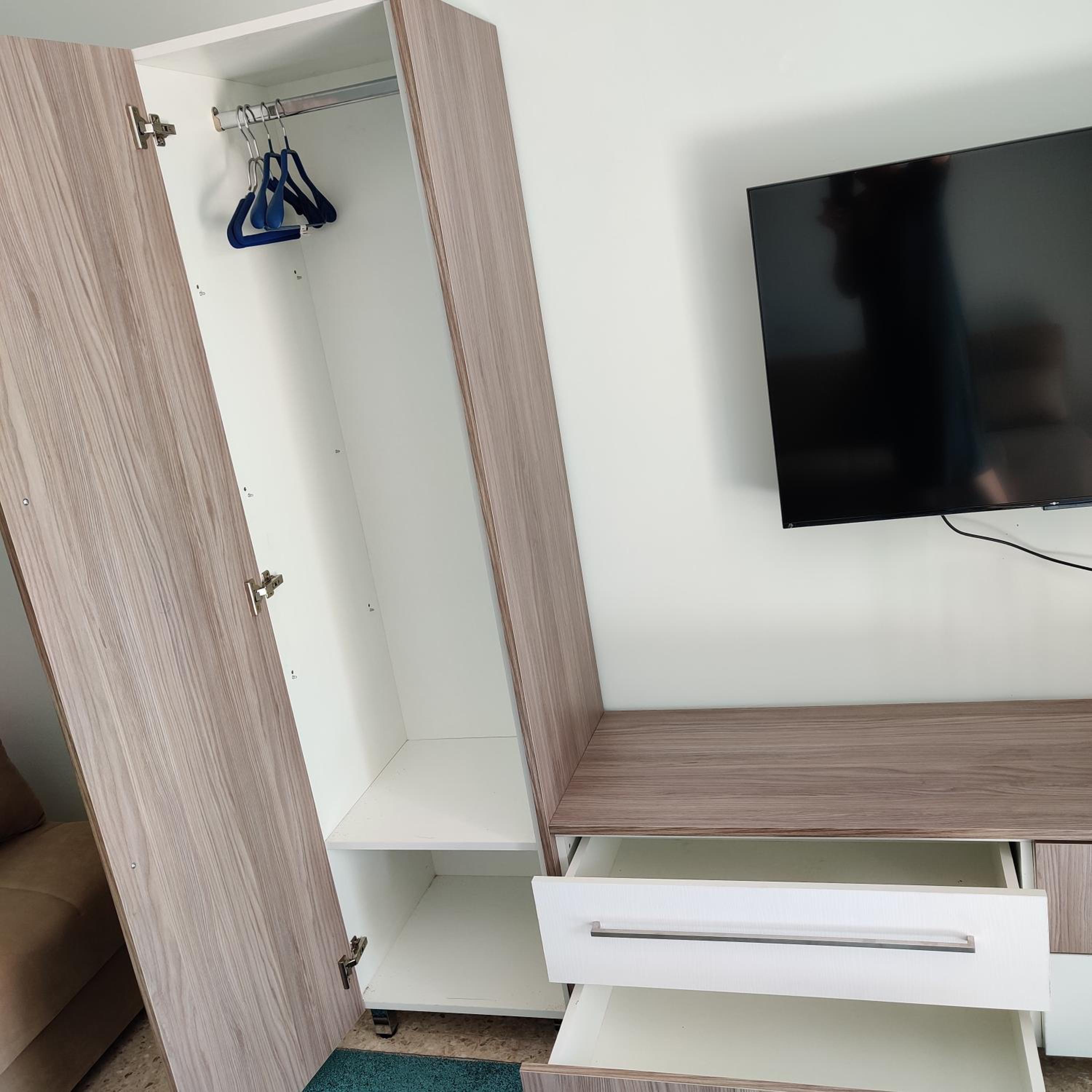 Lovely 1-bedroom unit @ fabulous location
