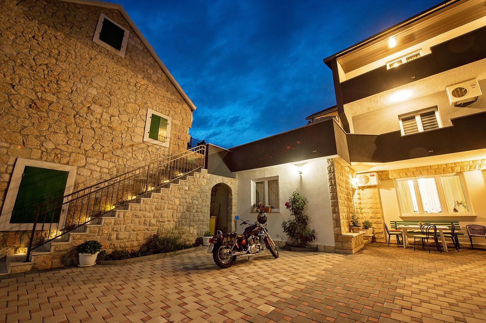 Villa DUKA with heated private pool, Makarska region