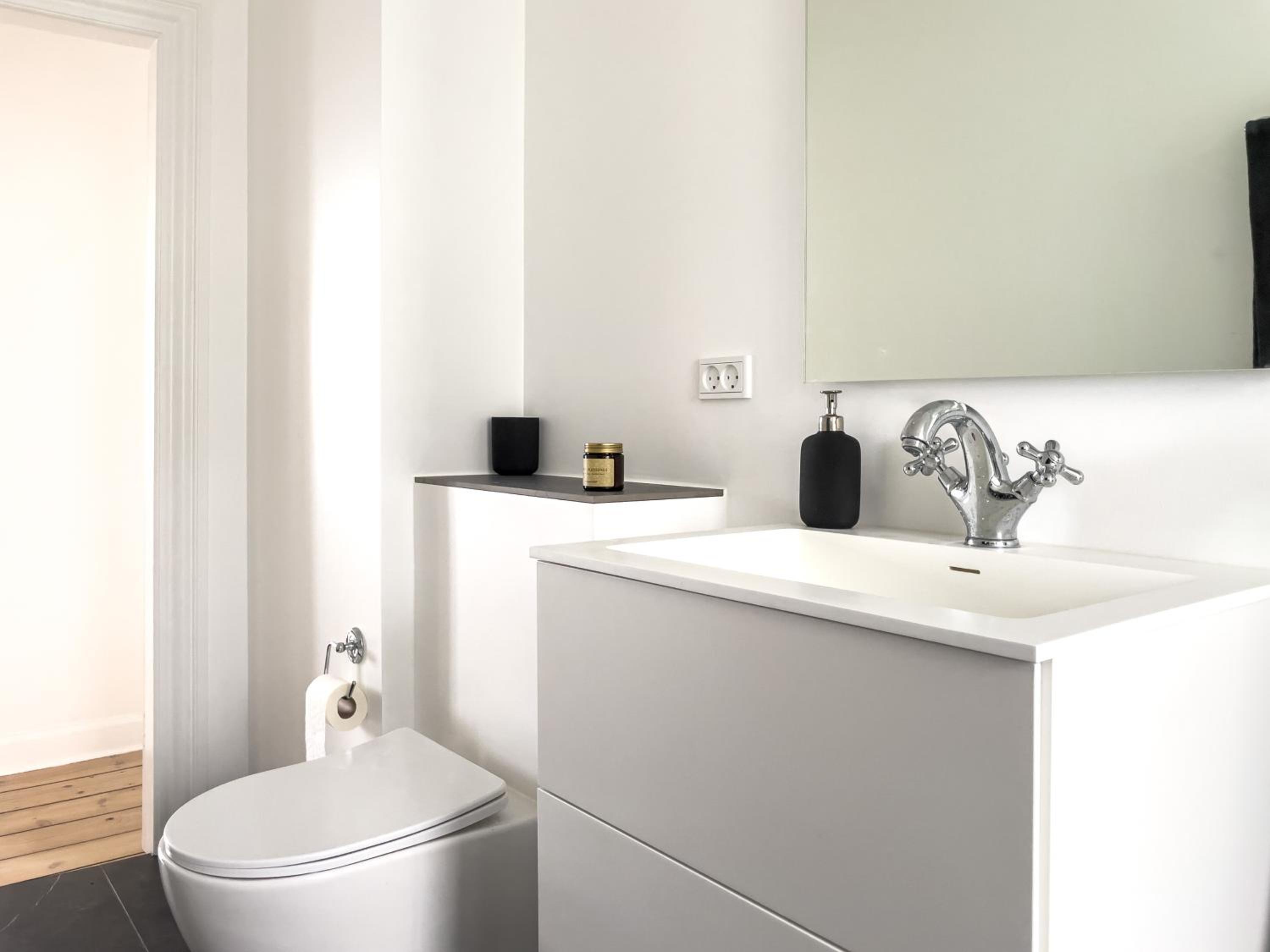 Stylish classic Danish design apartment