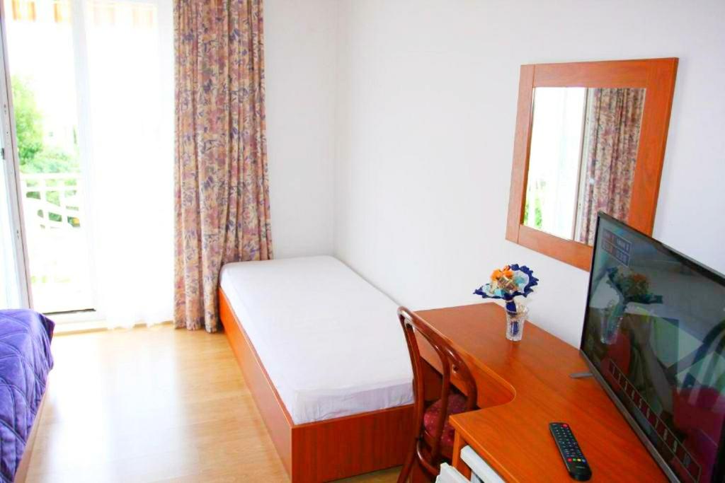 Apartments & Rooms Čakelić