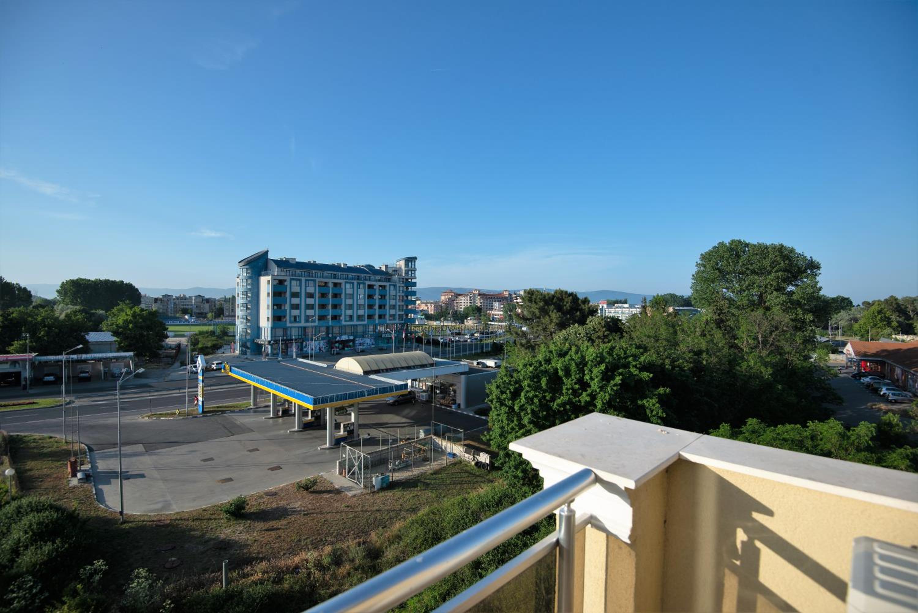 Modern Spacious 1BD Apartment for two in Nesebar by Flat Mаnаger view 4