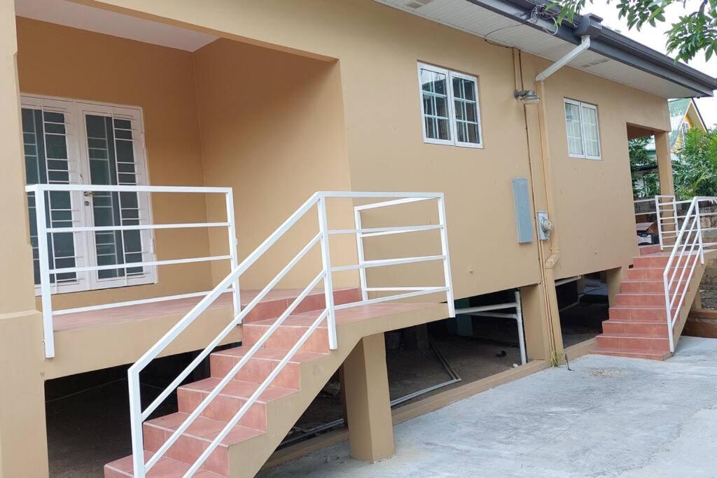 Robinson Villa..... your gateway to Carnival City. view 4