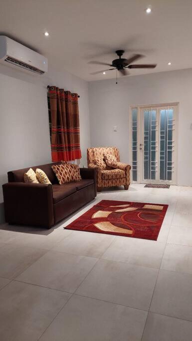 Robinson Villa..... your gateway to Carnival City. view 2
