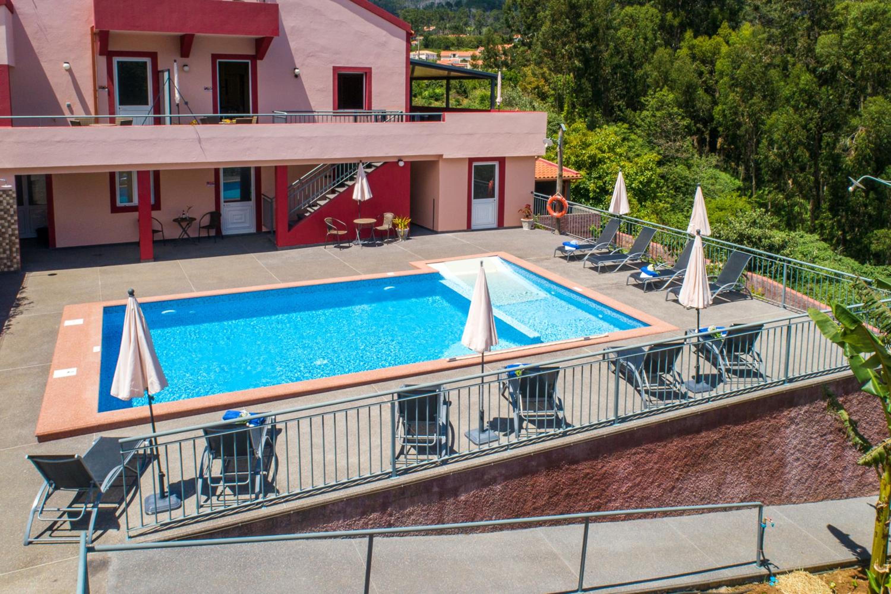 Modern apartment in Prazeres with shared pool, 150 m² view 4