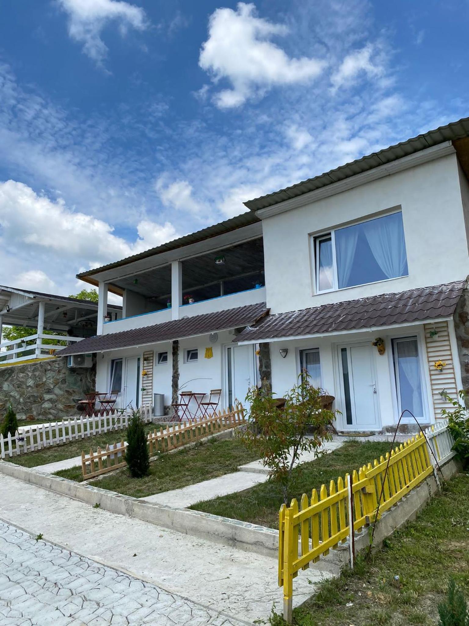Casutele verzi din Ocnele Mari view 5