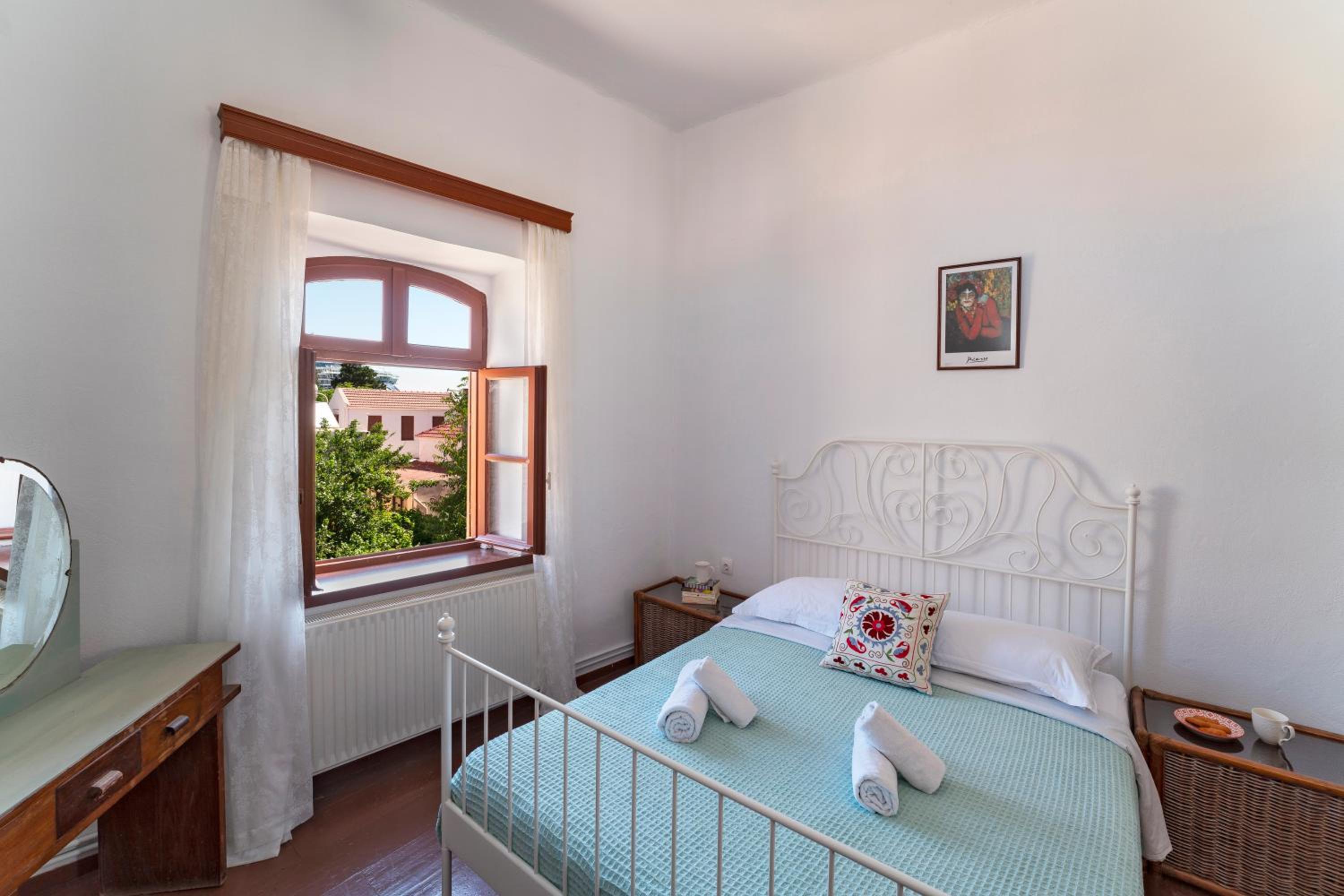 Traditional 3 bedroom house in the Old Town view 3