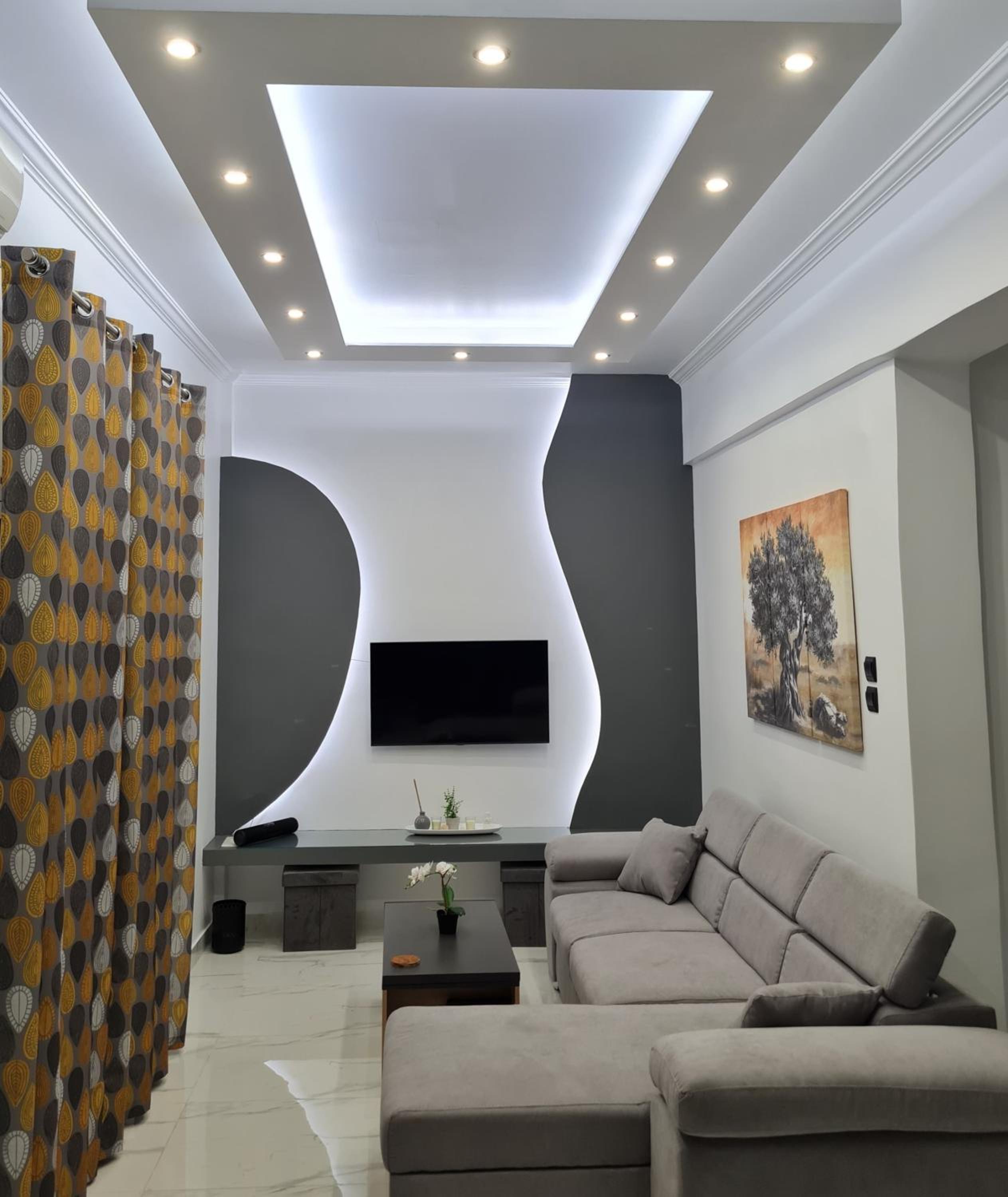 Jenny's Dream Home -Acropolis Lux 2 Bedroom Apt, with Hot Tub, free Netflix, fast Wifi