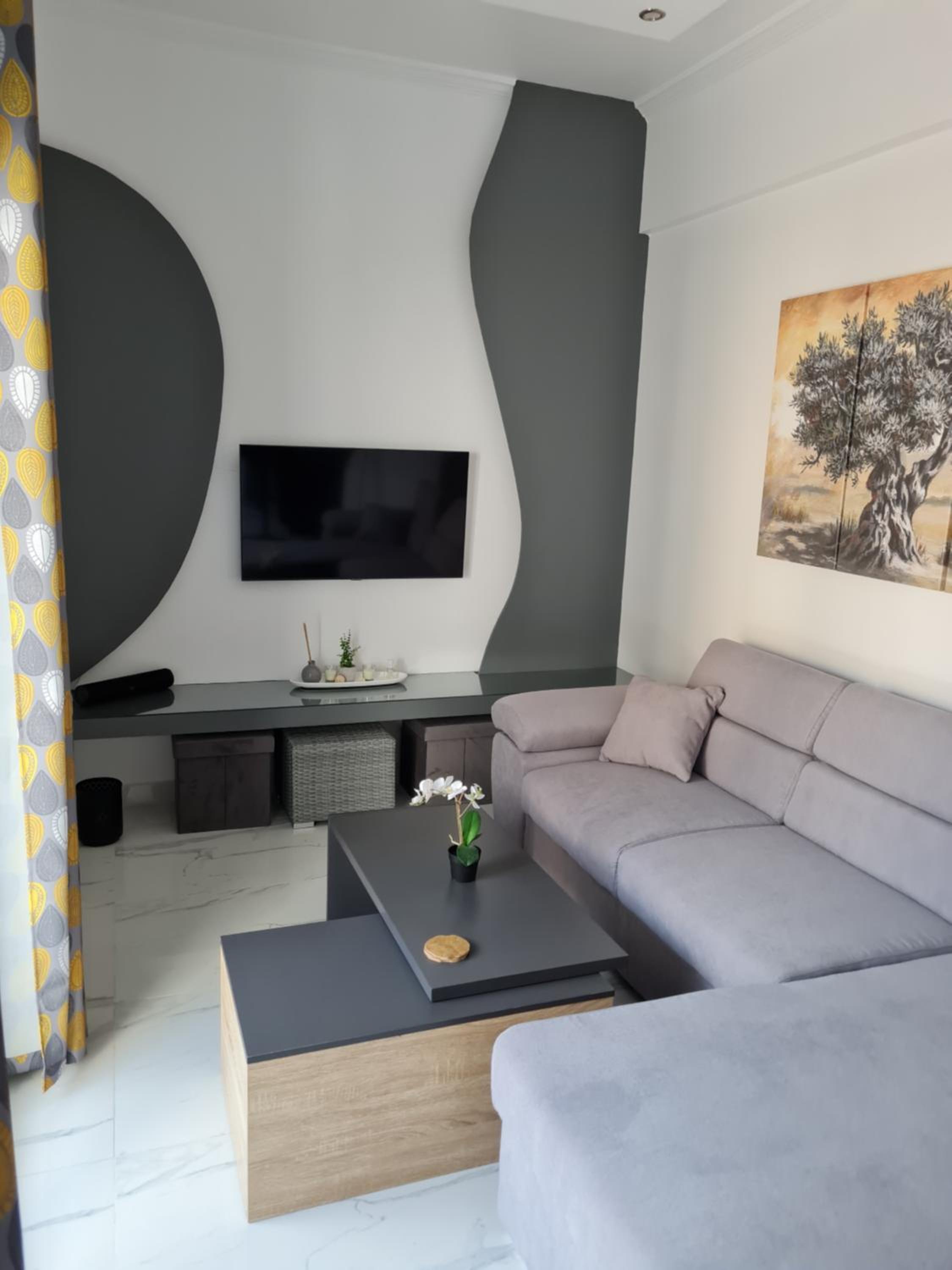 Jenny's Dream Home -Acropolis Lux 2 Bedroom Apt, with Hot Tub, free Netflix, fast Wifi