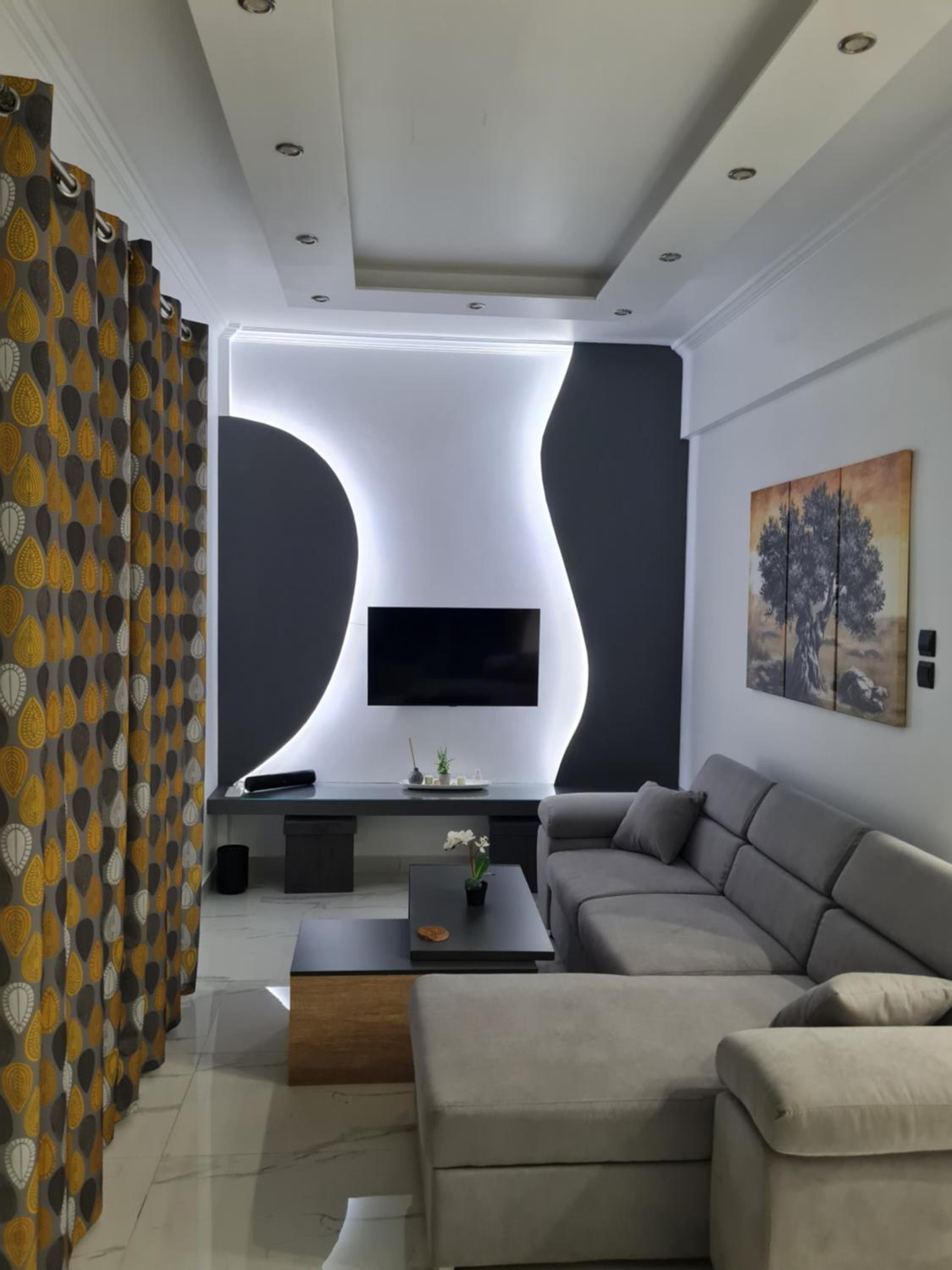 Jenny's Dream Home -Acropolis Lux 2 Bedroom Apt, with Hot Tub, free Netflix, fast Wifi