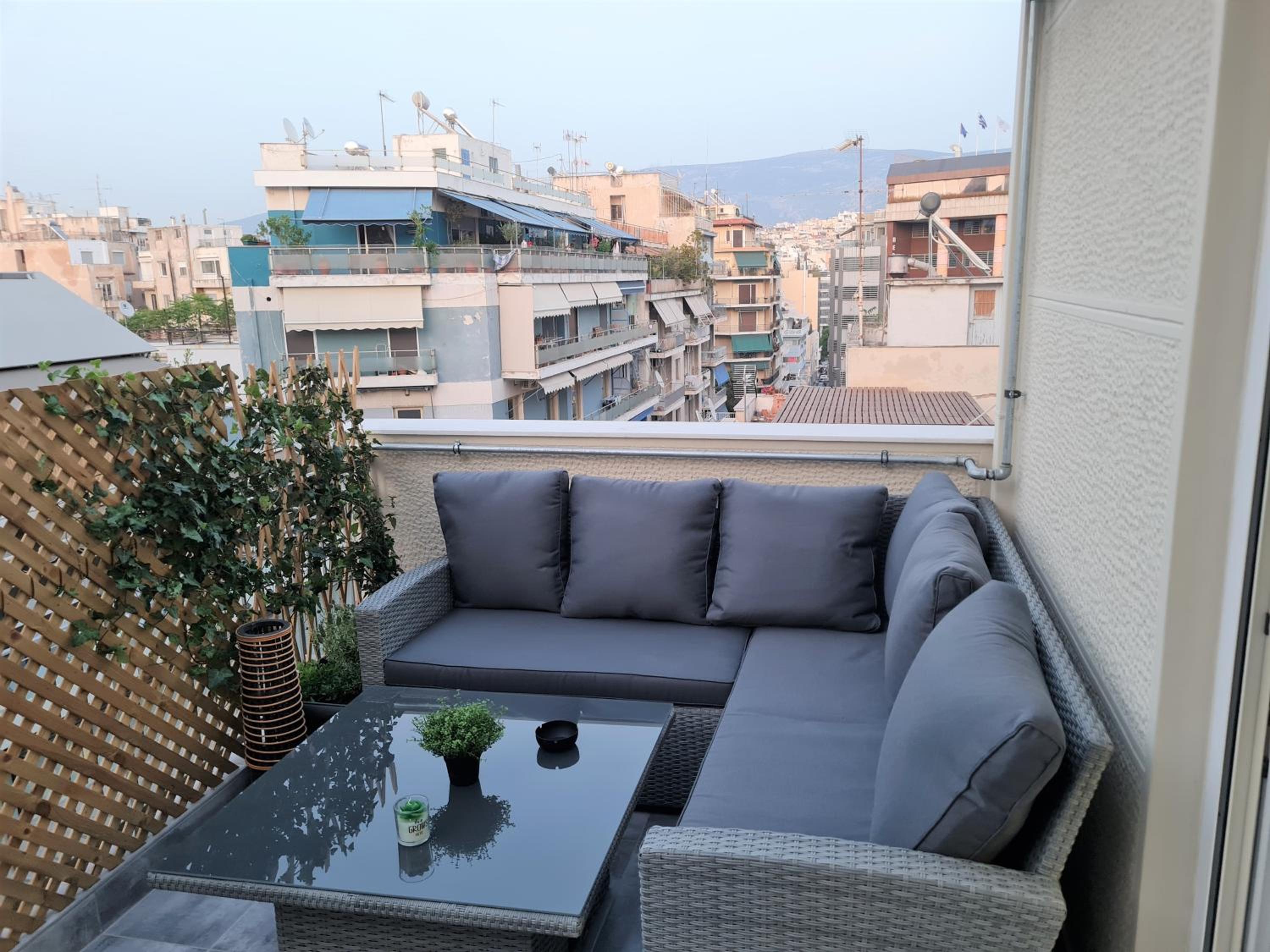 Jenny's Dream Home -Acropolis Lux 2 Bedroom Apt, with Hot Tub, free Netflix, fast Wifi
