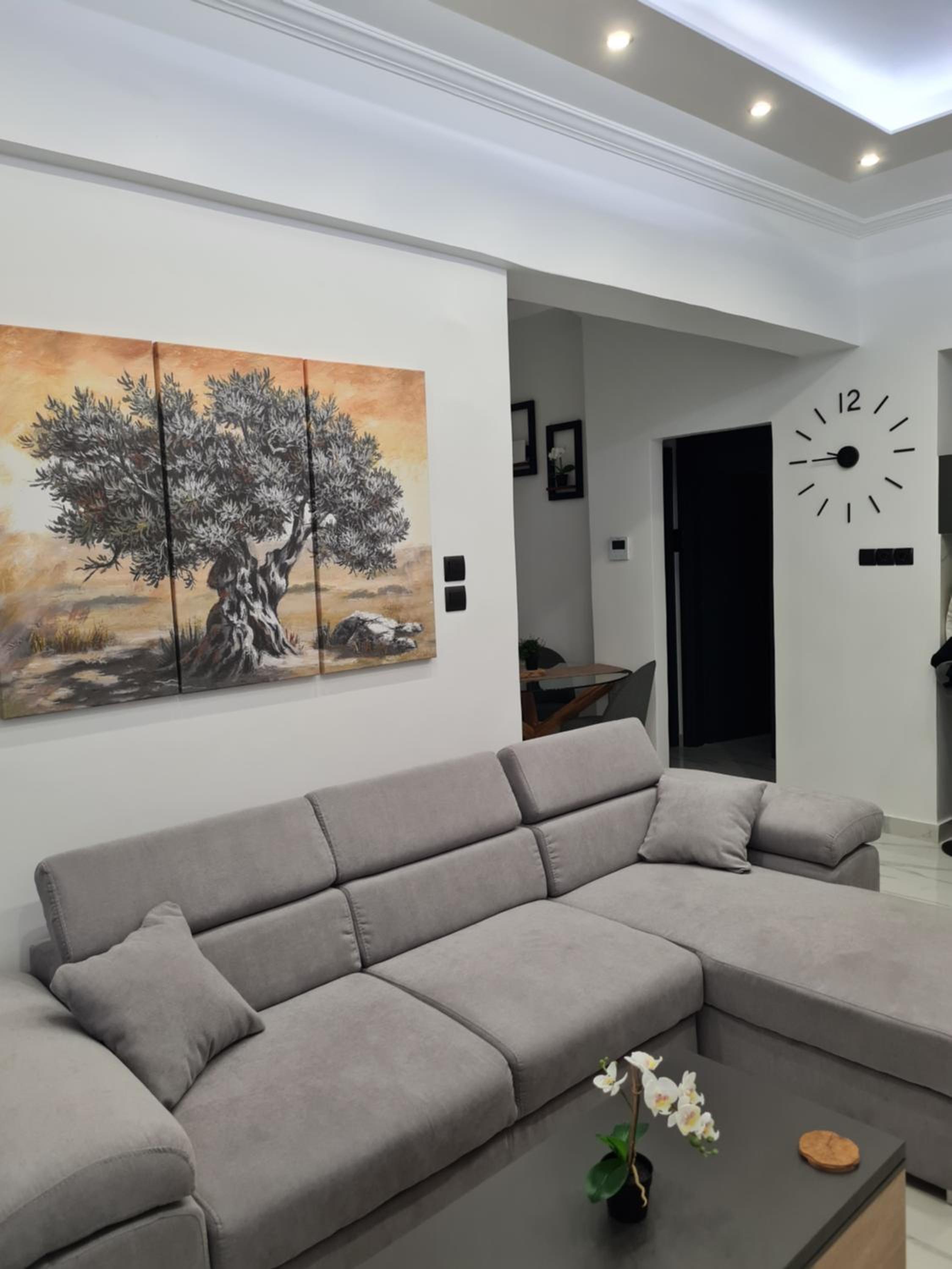 Jenny's Dream Home -Acropolis Lux 2 Bedroom Apt, with Hot Tub, free Netflix, fast Wifi