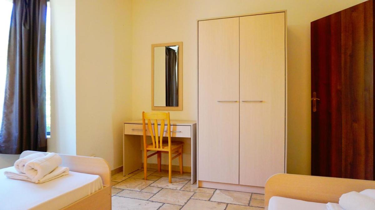 Photo 107