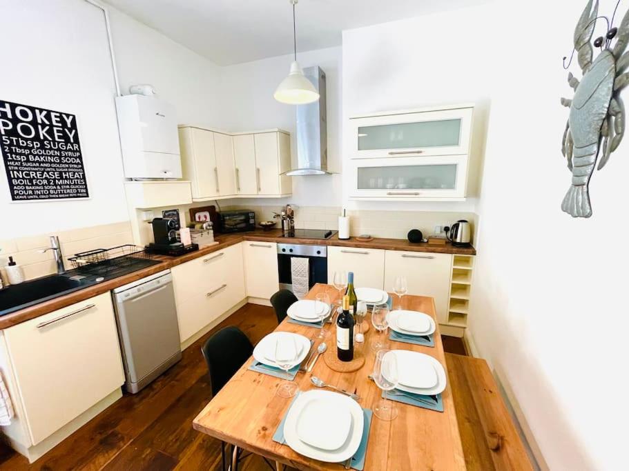 Lottie's Lookout, Ventnor with fantastic Sea Views view 3