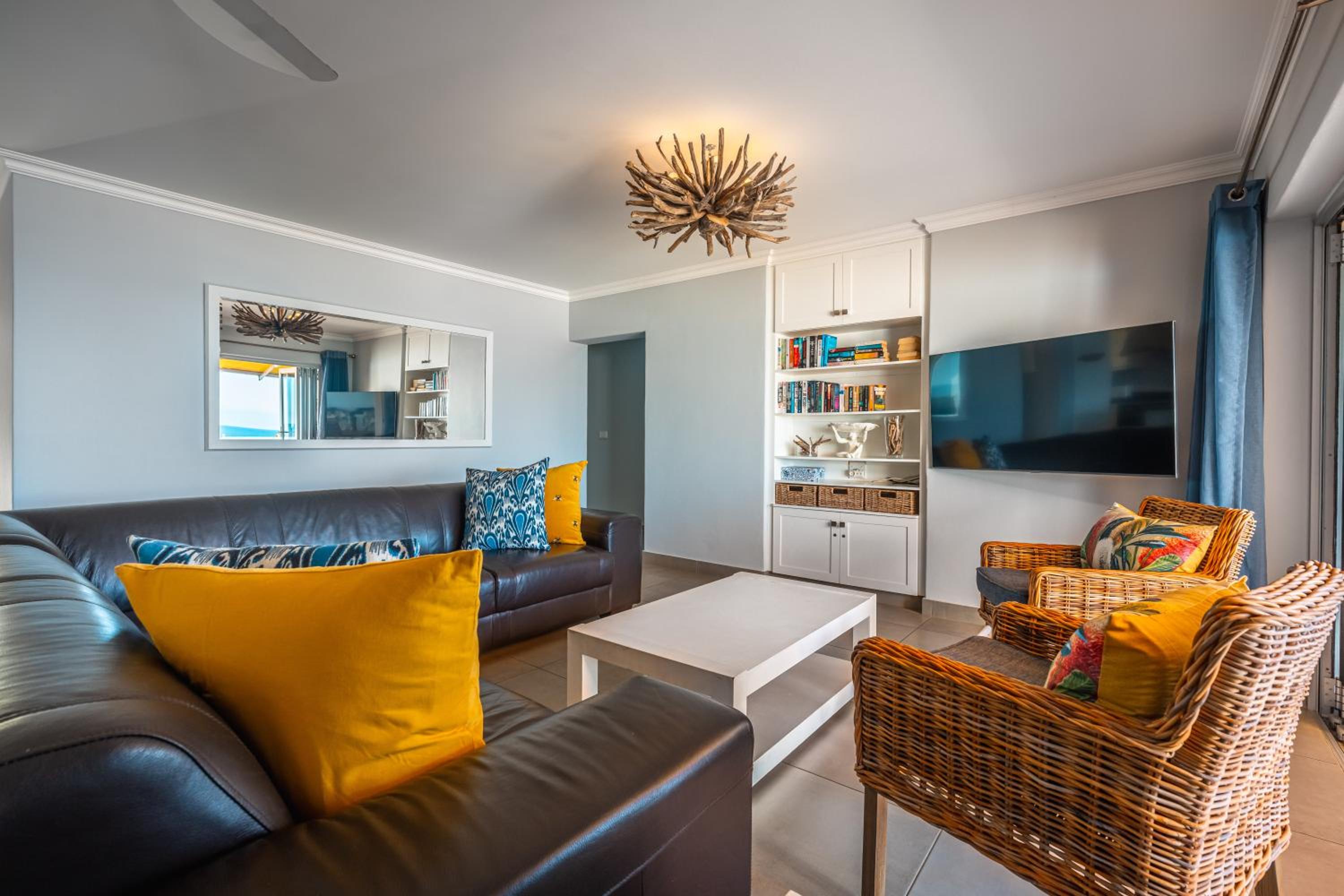 S3nsational Paros-Luxury steps away from the beach