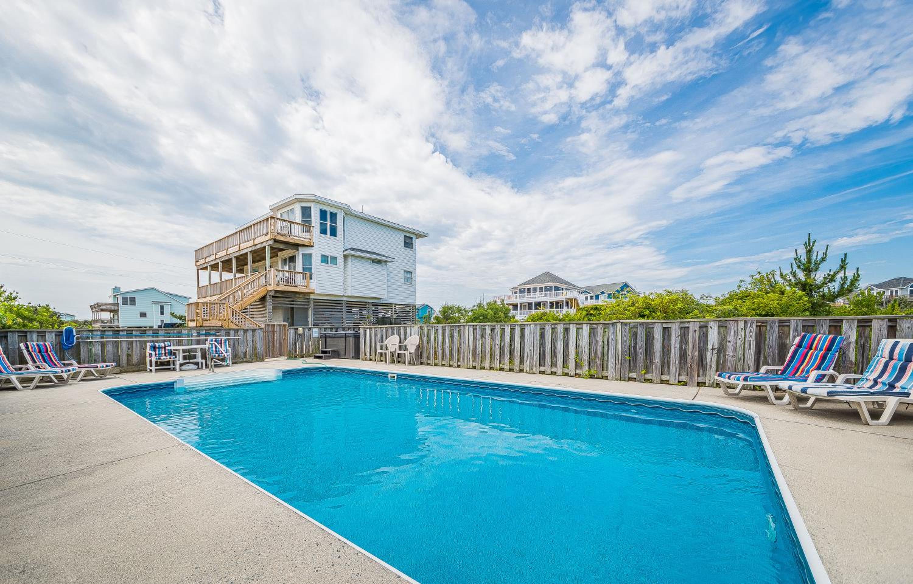 Oasis - Corolla, Ocean Sands, 20 Yards to Beach, Pool, Hot Tub, Pets OK