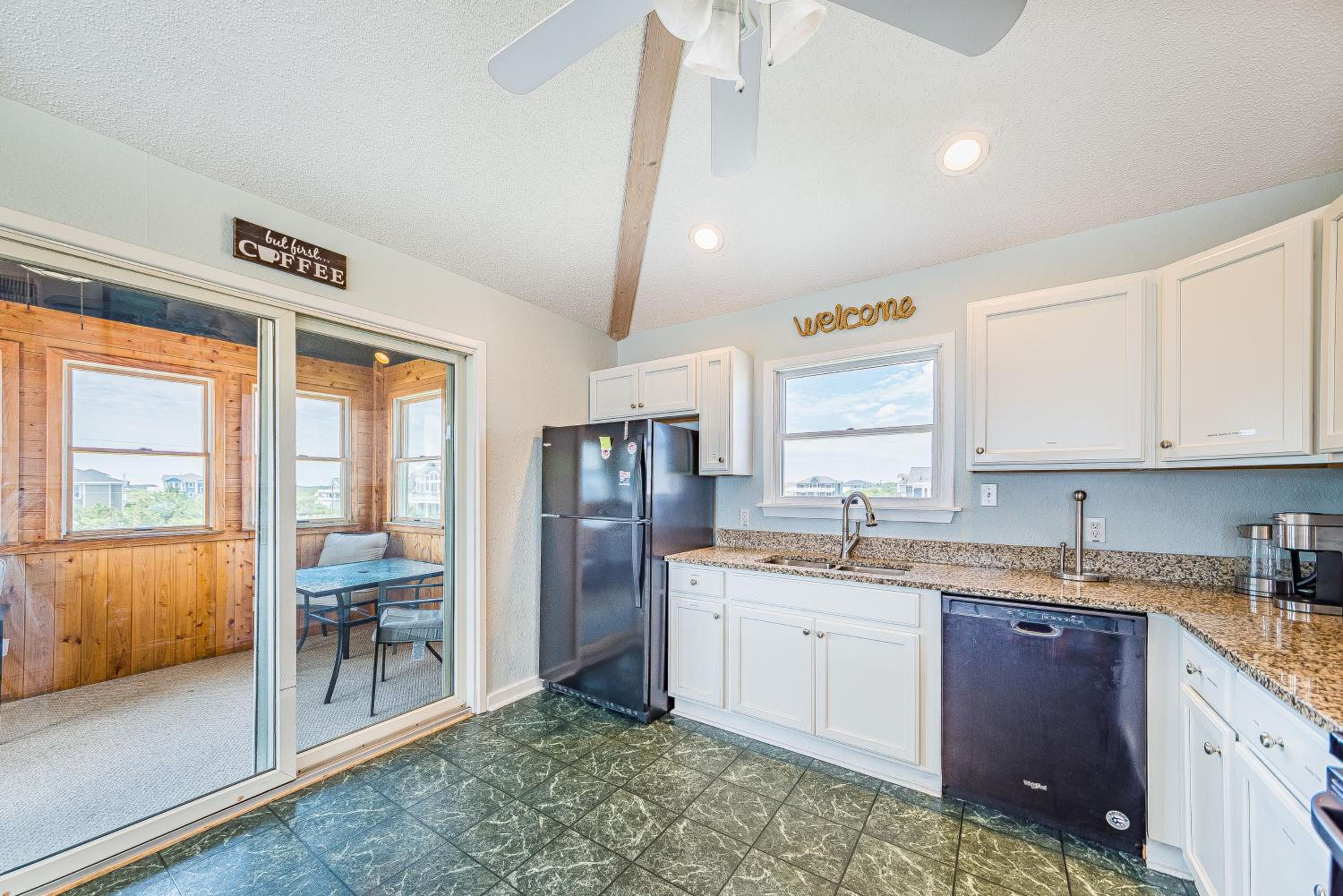 Oasis - Corolla, Ocean Sands, 20 Yards to Beach, Pool, Hot Tub, Pets OK