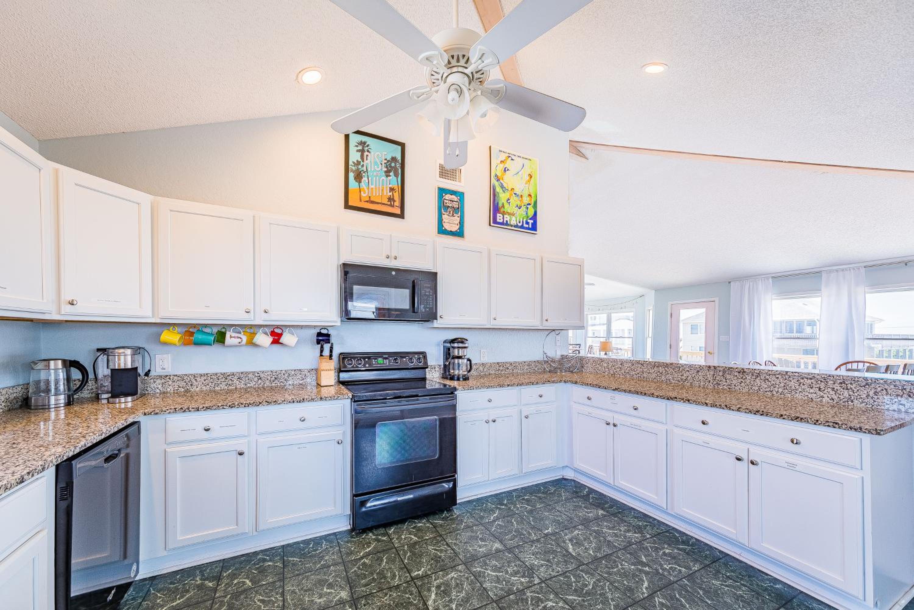 Oasis - Corolla, Ocean Sands, 20 Yards to Beach, Pool, Hot Tub, Pets OK