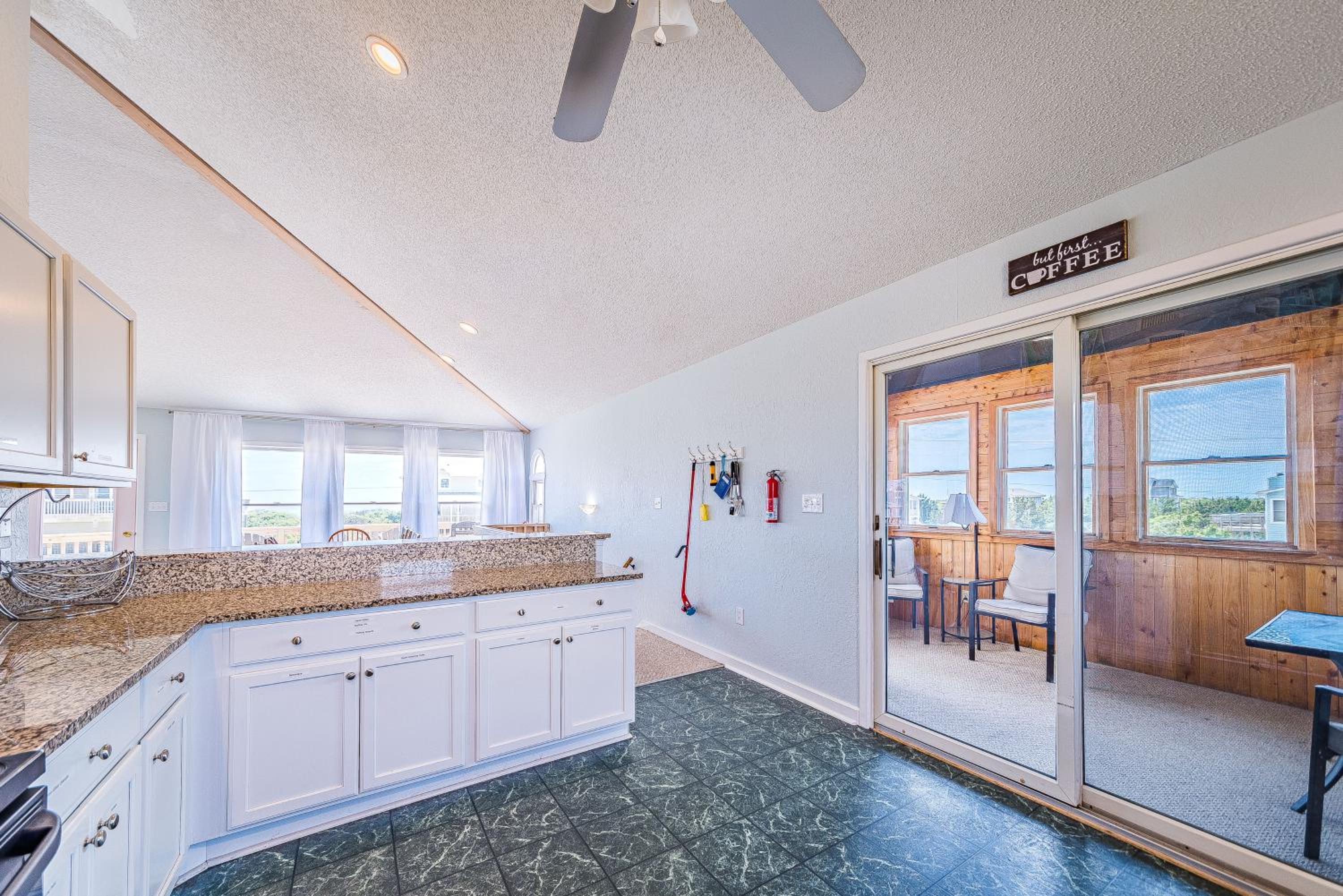 Oasis - Corolla, Ocean Sands, 20 Yards to Beach, Pool, Hot Tub, Pets OK
