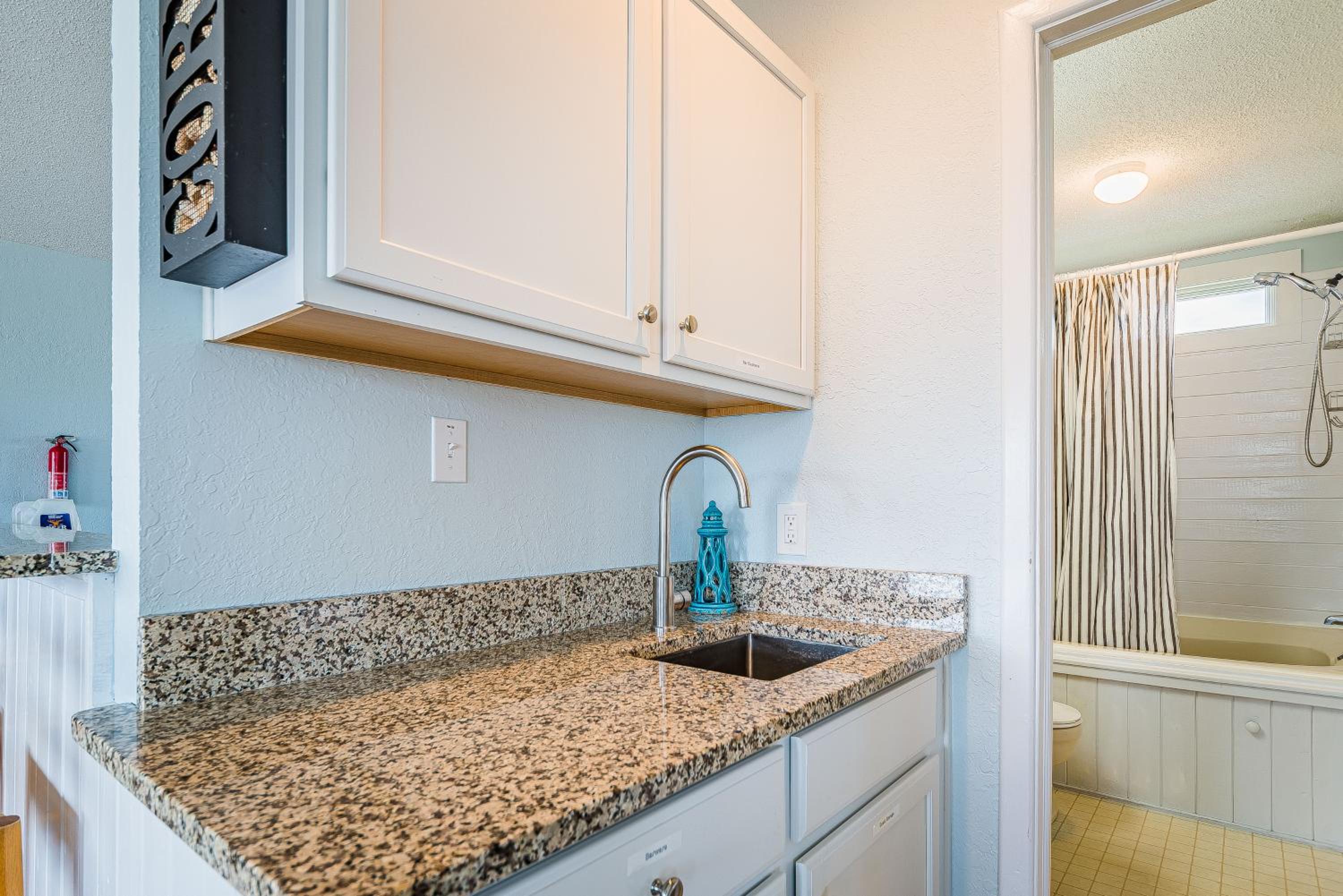 Oasis - Corolla, Ocean Sands, 20 Yards to Beach, Pool, Hot Tub, Pets OK