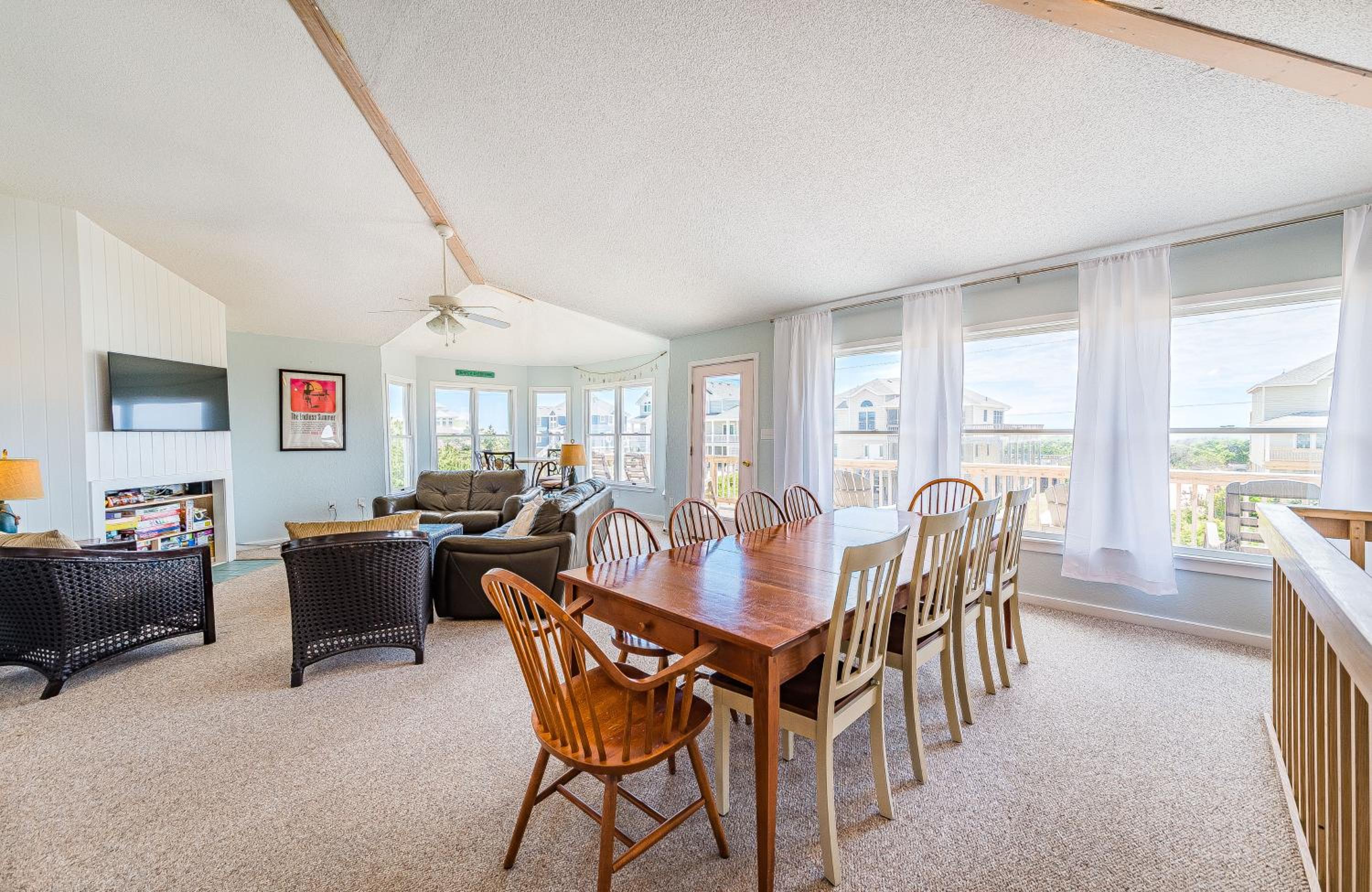 Oasis - Corolla, Ocean Sands, 20 Yards to Beach, Pool, Hot Tub, Pets OK