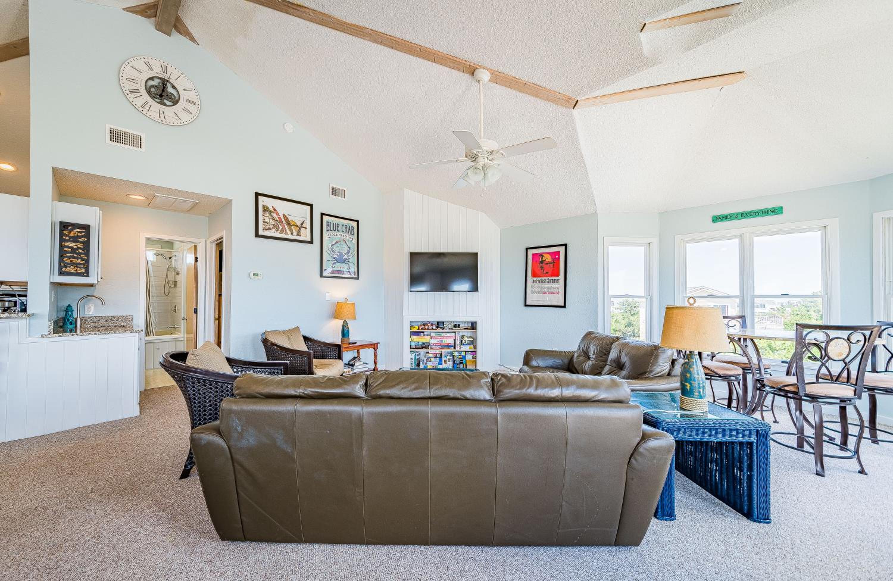 Oasis - Corolla, Ocean Sands, 20 Yards to Beach, Pool, Hot Tub, Pets OK
